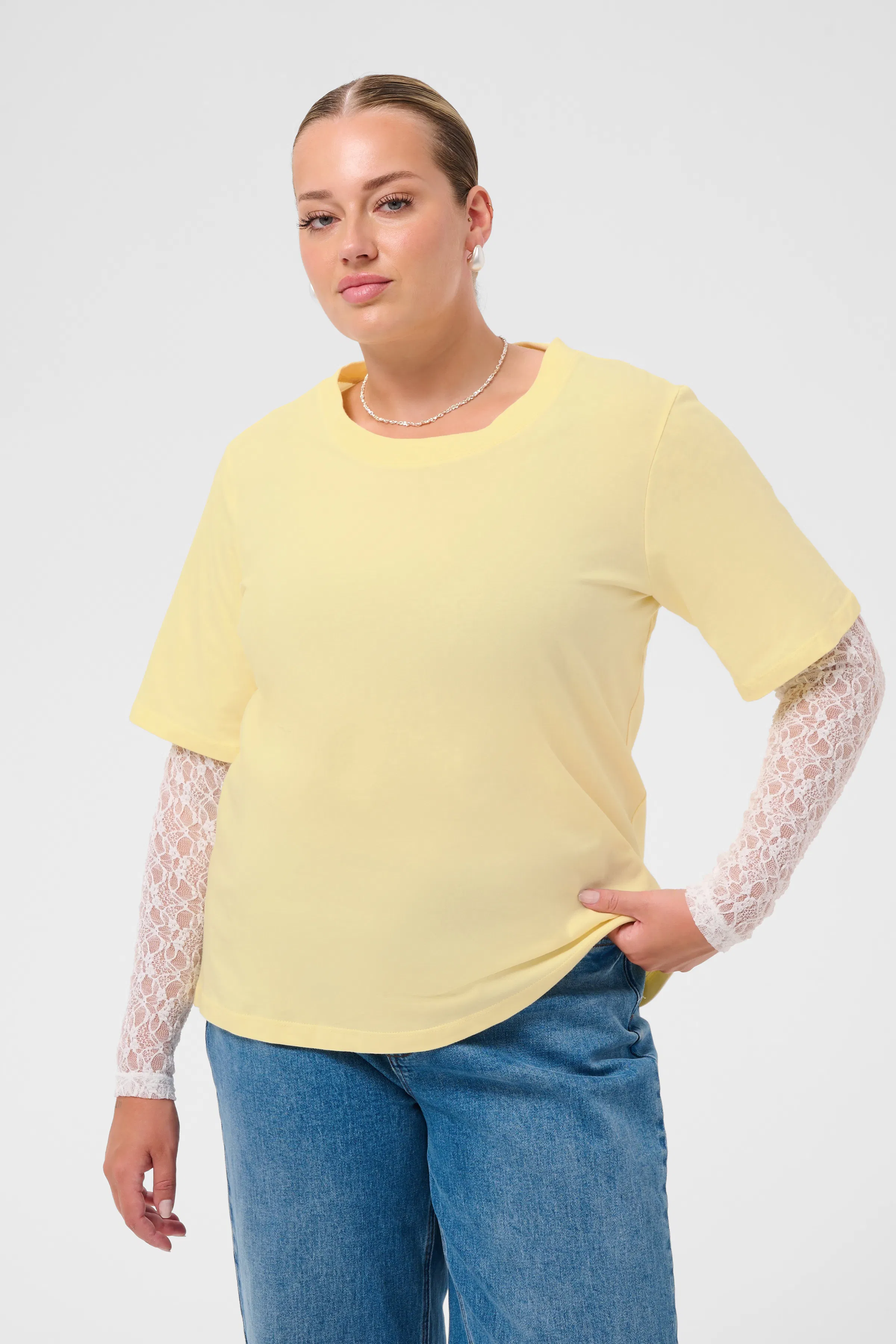 KCellina T-shirt LOOKBOOK FRONT 10584926-110616