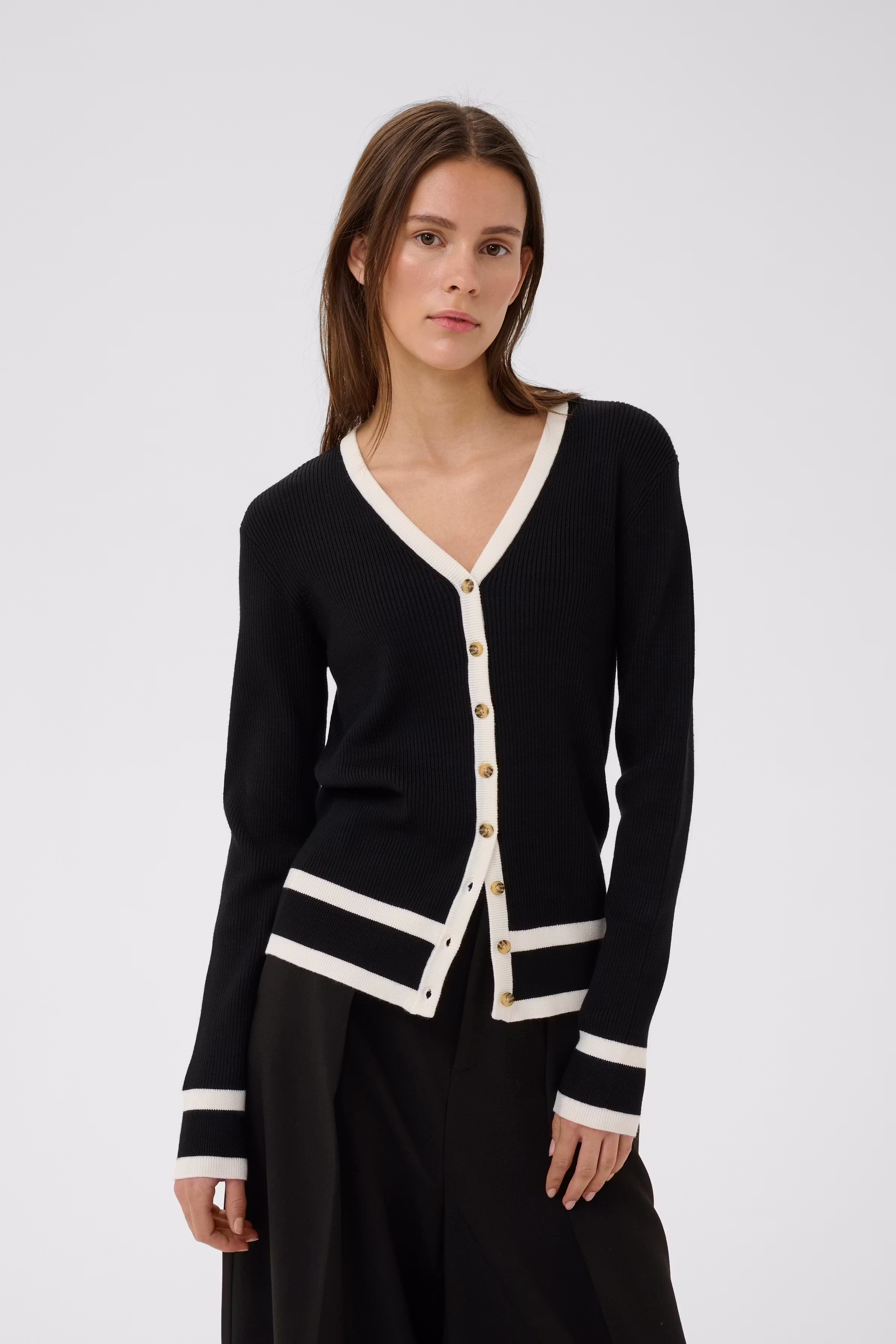 LeenahIW Cardigan LOOKBOOK FRONT 30110673-303487