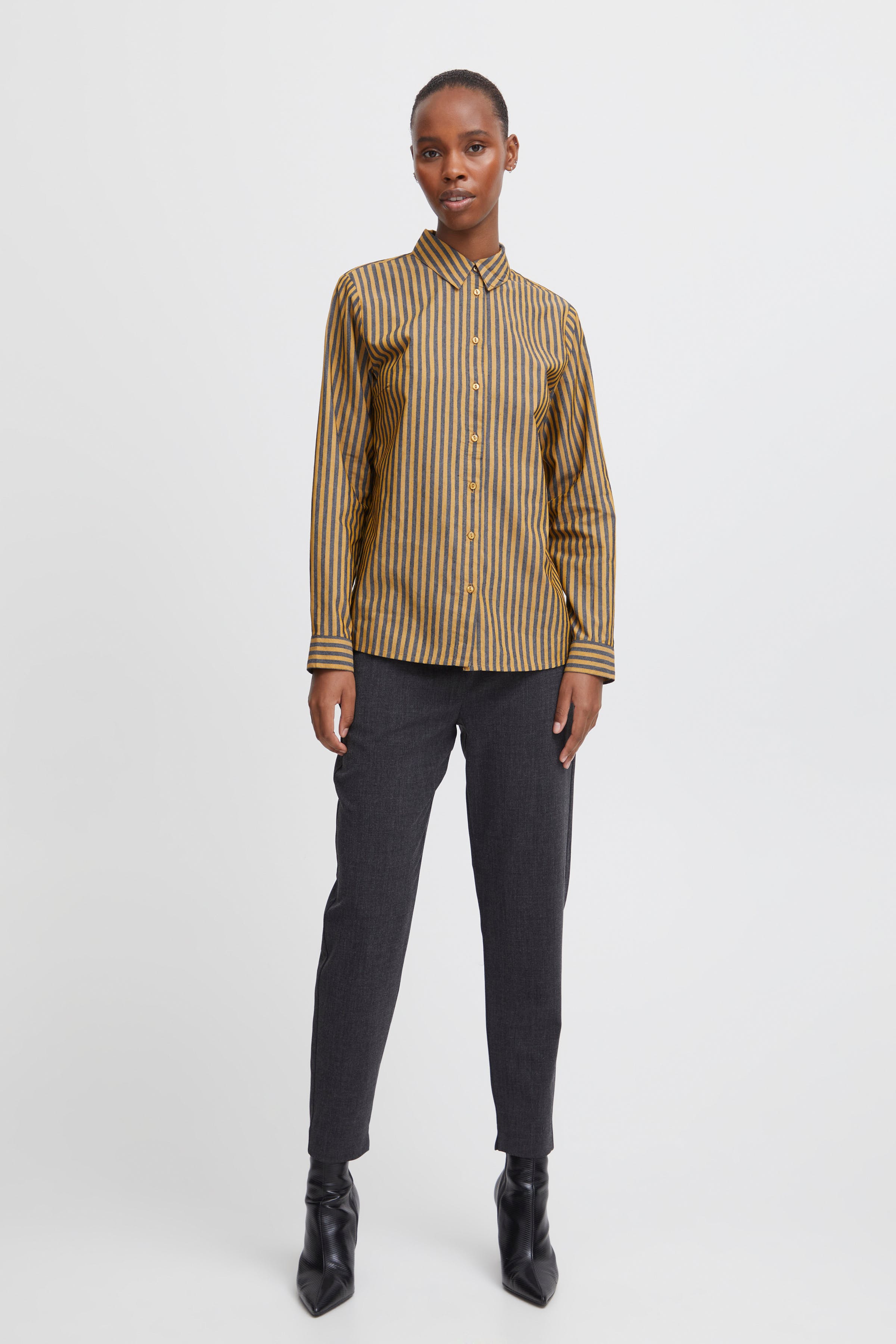 BYHETILA Skjorte LOOKBOOK FRONT 20815257-203345