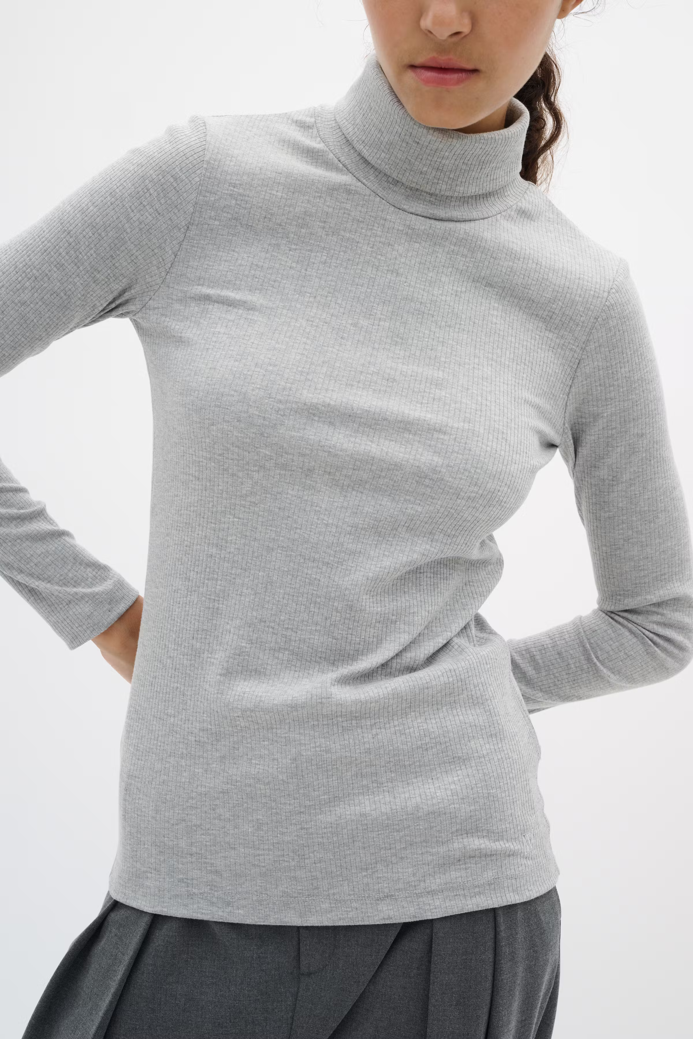 DagnaIW Rullekrave Melange T-shirt LOOKBOOK DETAIL 30109838-1740161