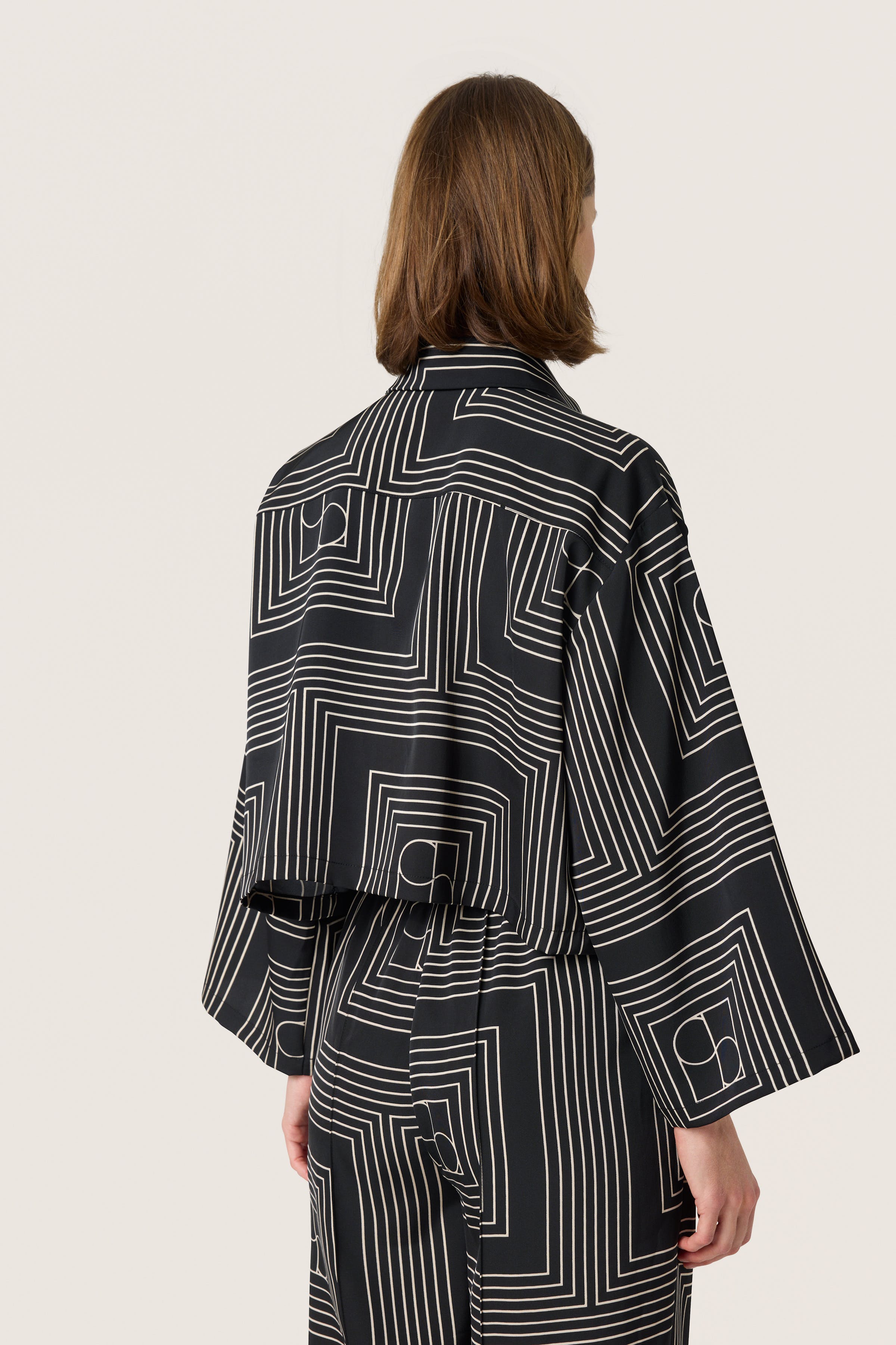 SLTopaz Shirt LOOKBOOK BACK 30408446-303940