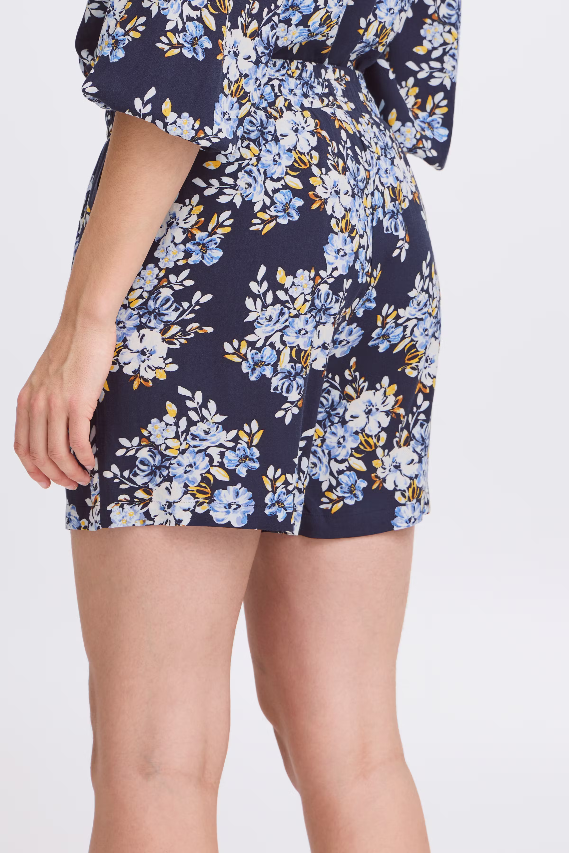 BYMMJOELLA Shorts LOOKBOOK DETAIL 20816519-204600