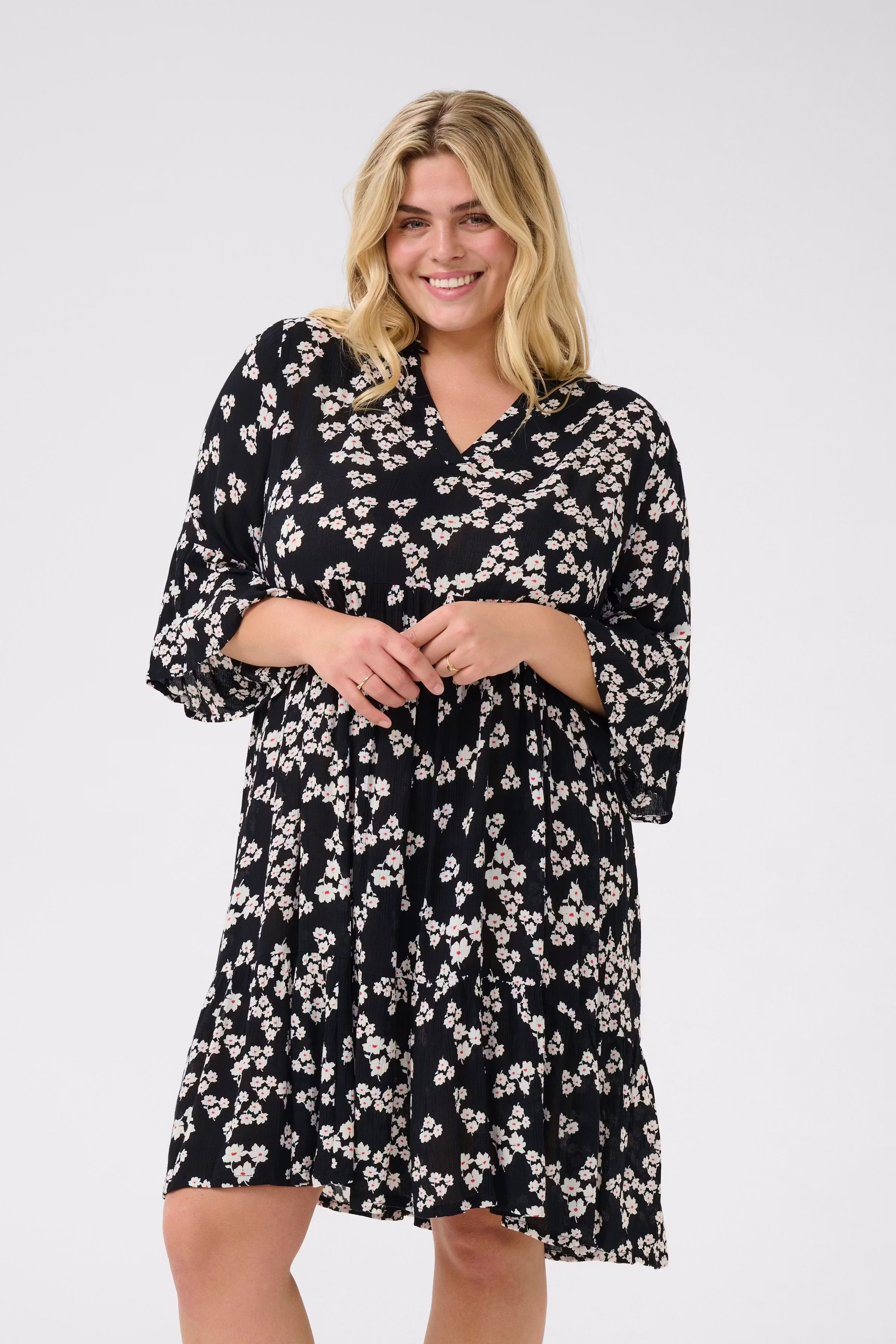 KCami Kjole LOOKBOOK FRONT 10582029-107561