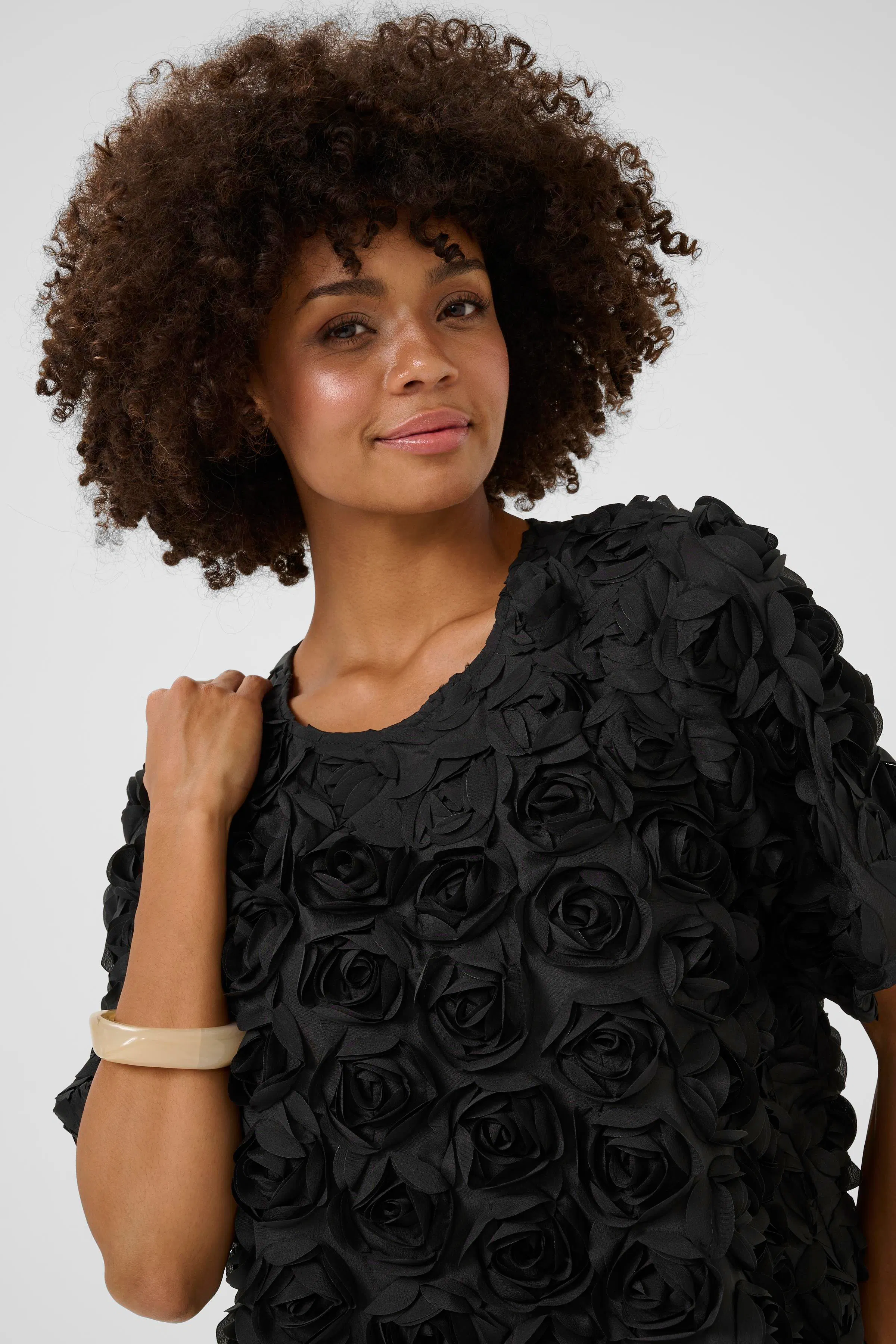CUcebrine Bluse med blomster LOOKBOOK DETAIL 50112316-500012