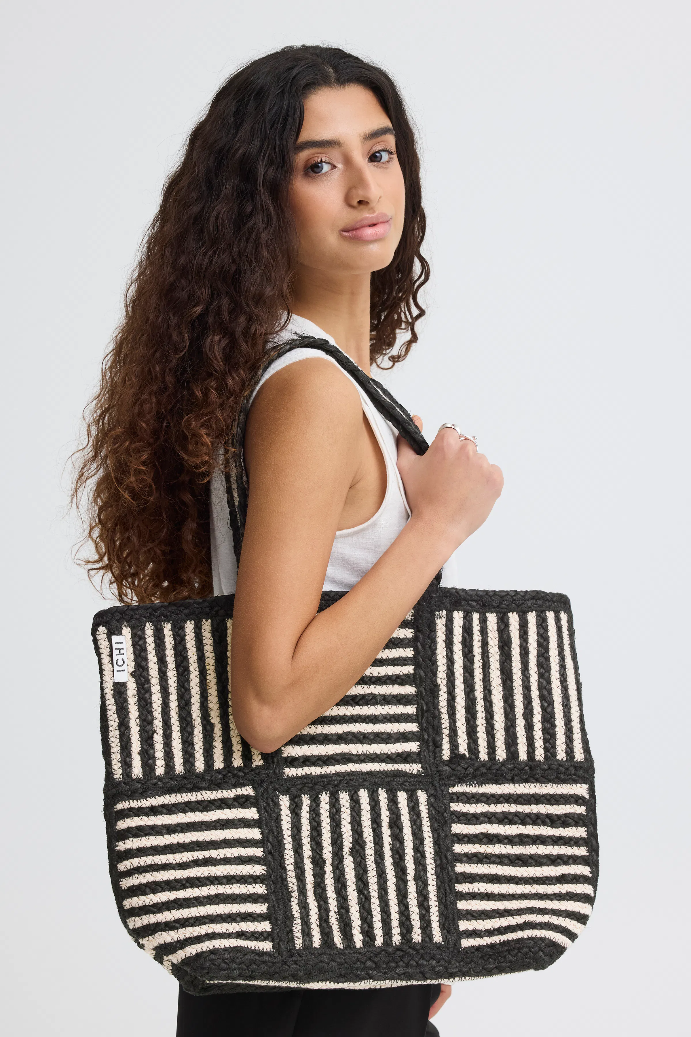 IAISA Veske LOOKBOOK FRONT 20125748-194008