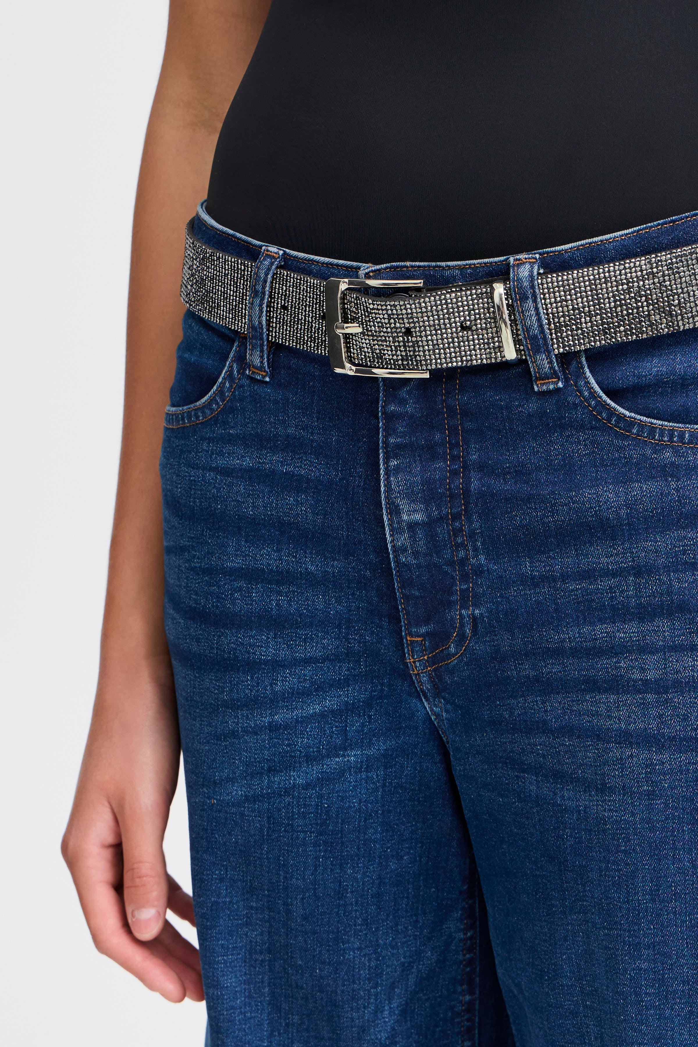 IAMILA Belte LOOKBOOK FRONT 20122362-184005