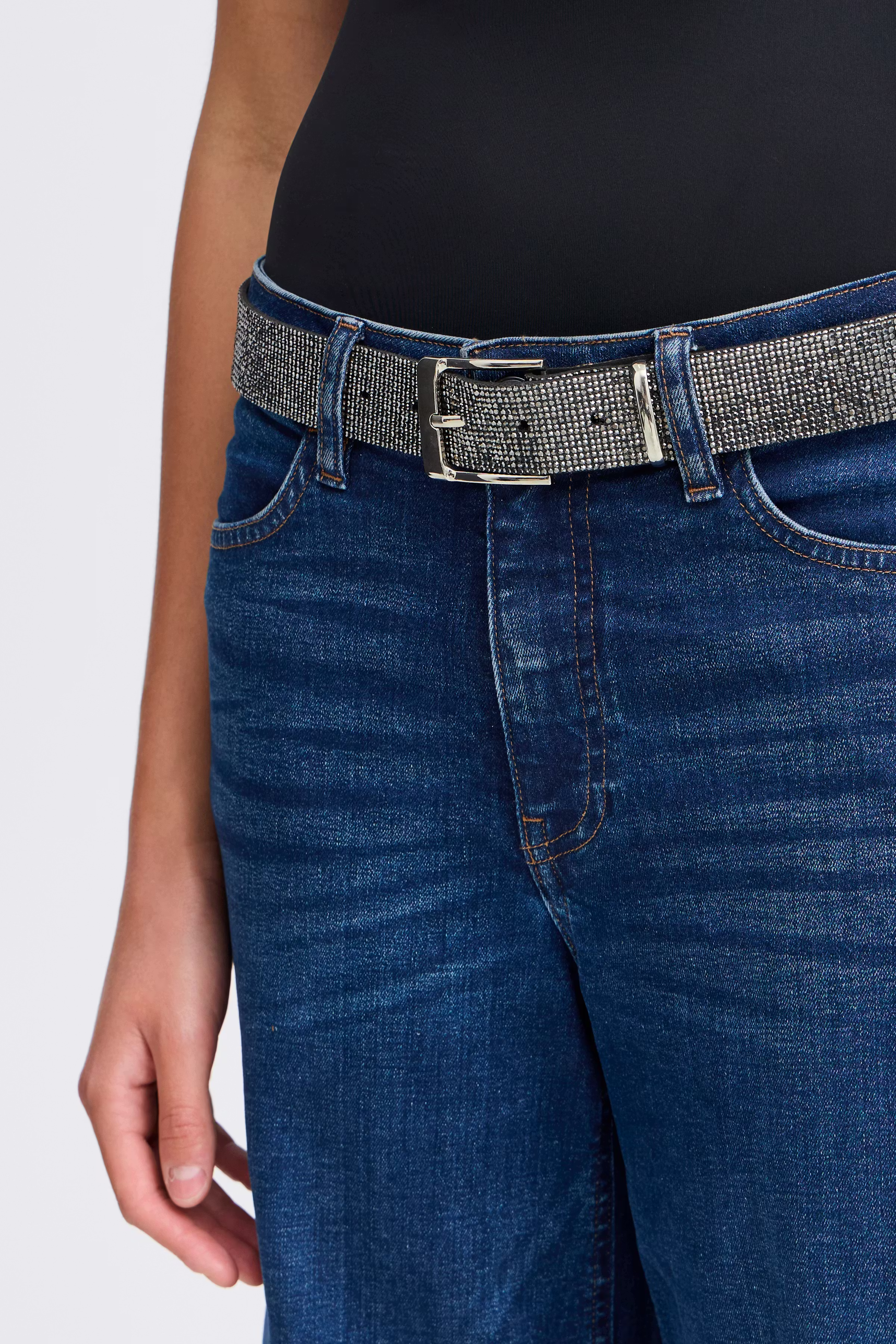 IAMILA Belte LOOKBOOK FRONT 20122362-184005