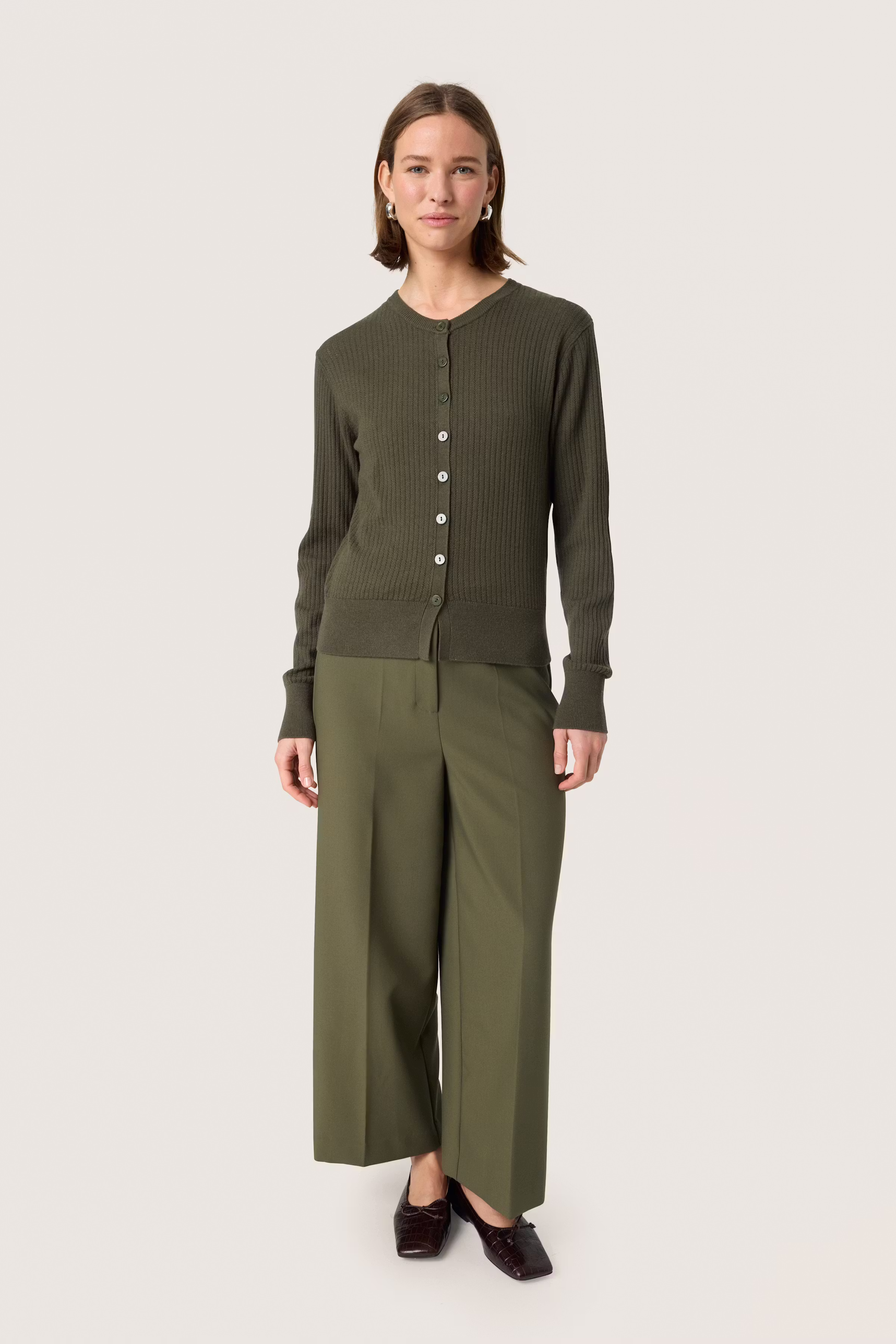 SLSpina Cardigan LOOKBOOK FRONT 30408036-190511