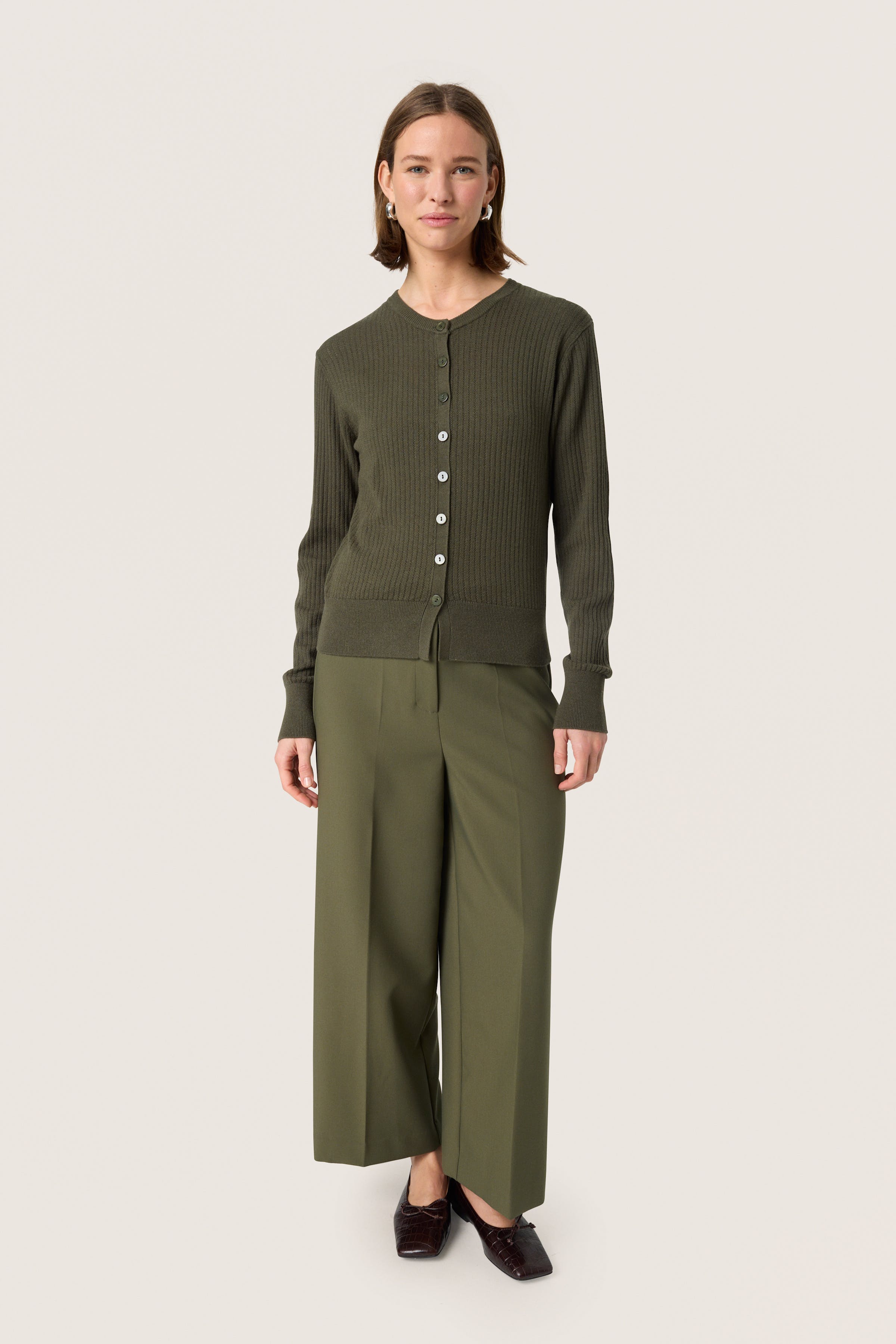 SLSpina Cardigan LOOKBOOK FRONT 30408036-190511