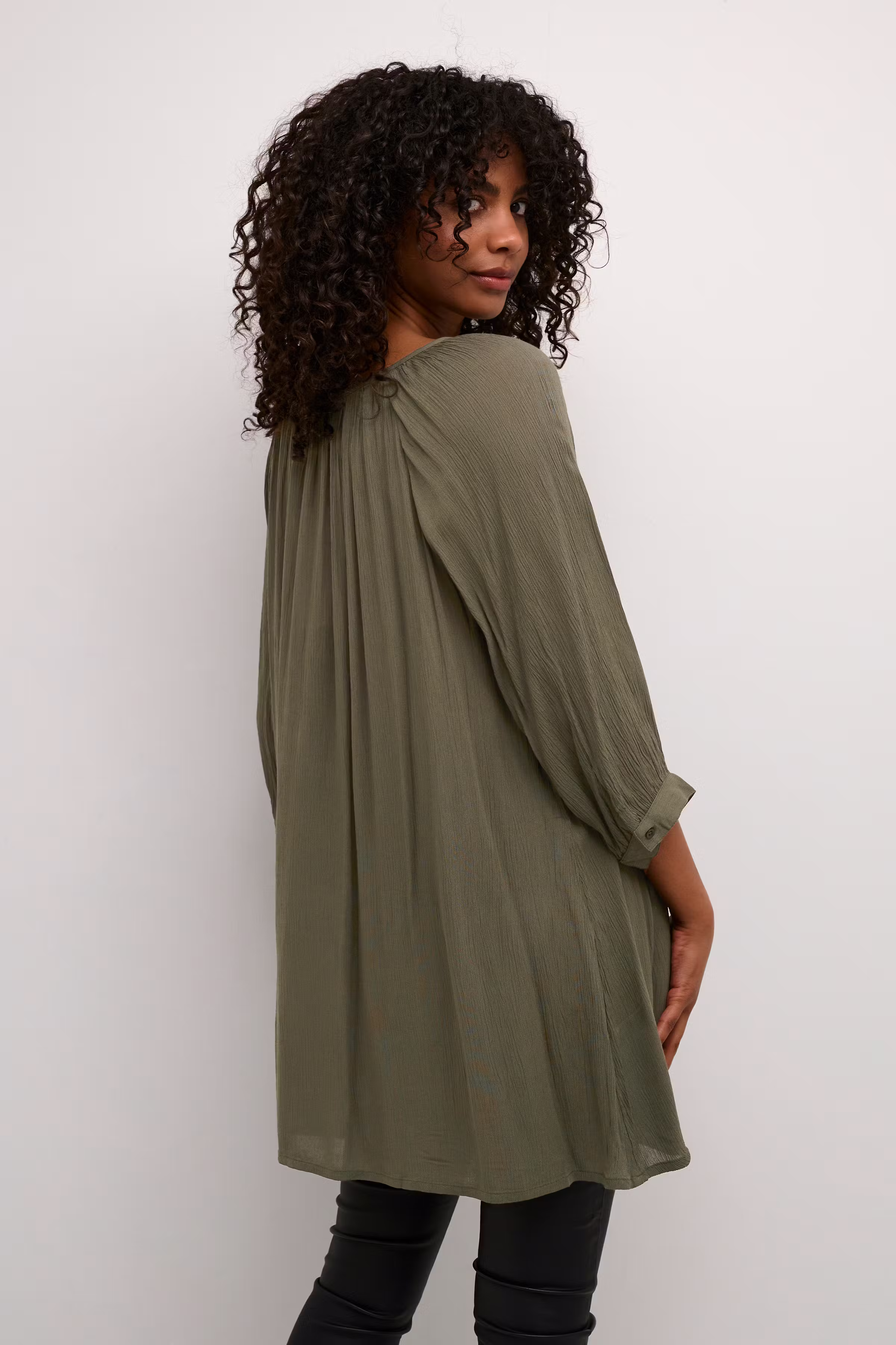 Amber Tunika LOOKBOOK BACK 501030-190511