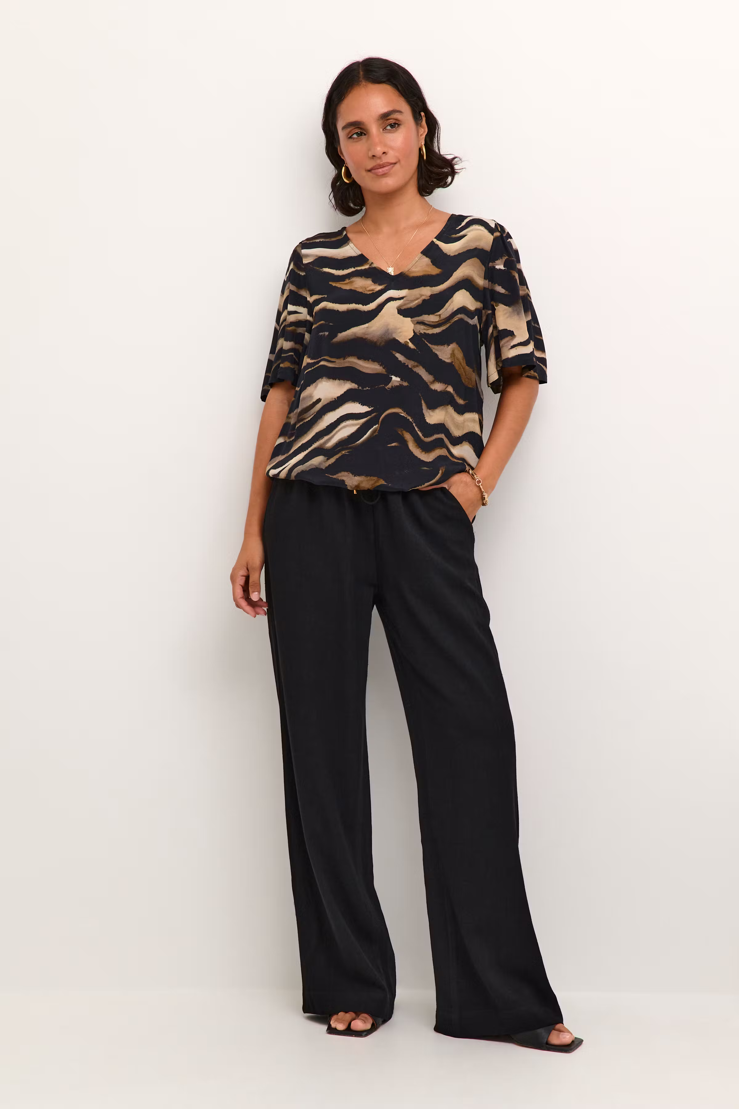 KAlaila Blus LOOKBOOK FRONT 10508541-105712