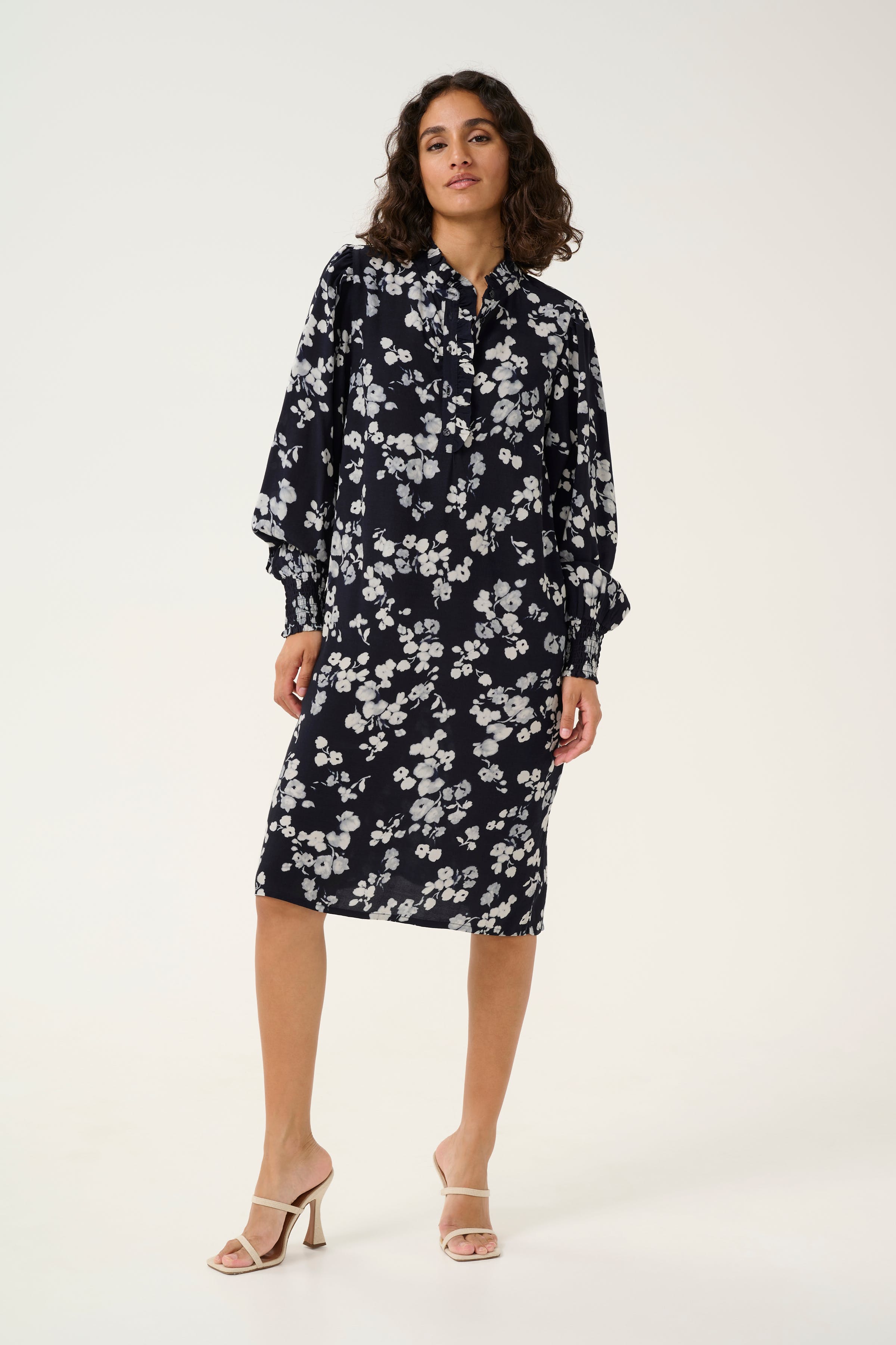 KAalice Kleid LOOKBOOK FRONT 10509404-106800