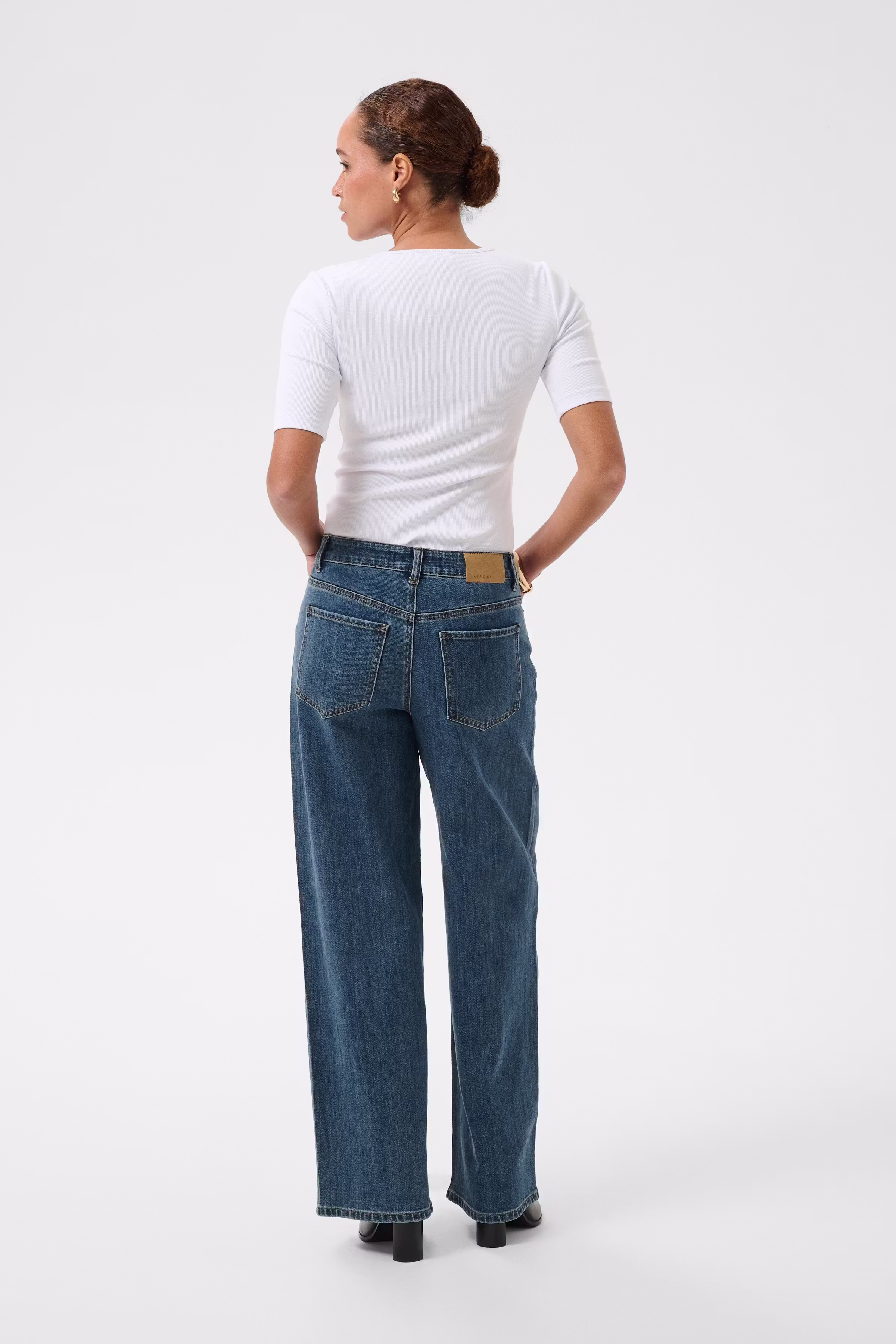 KAcastelia Jeans LOOKBOOK BACK 10511764-109470