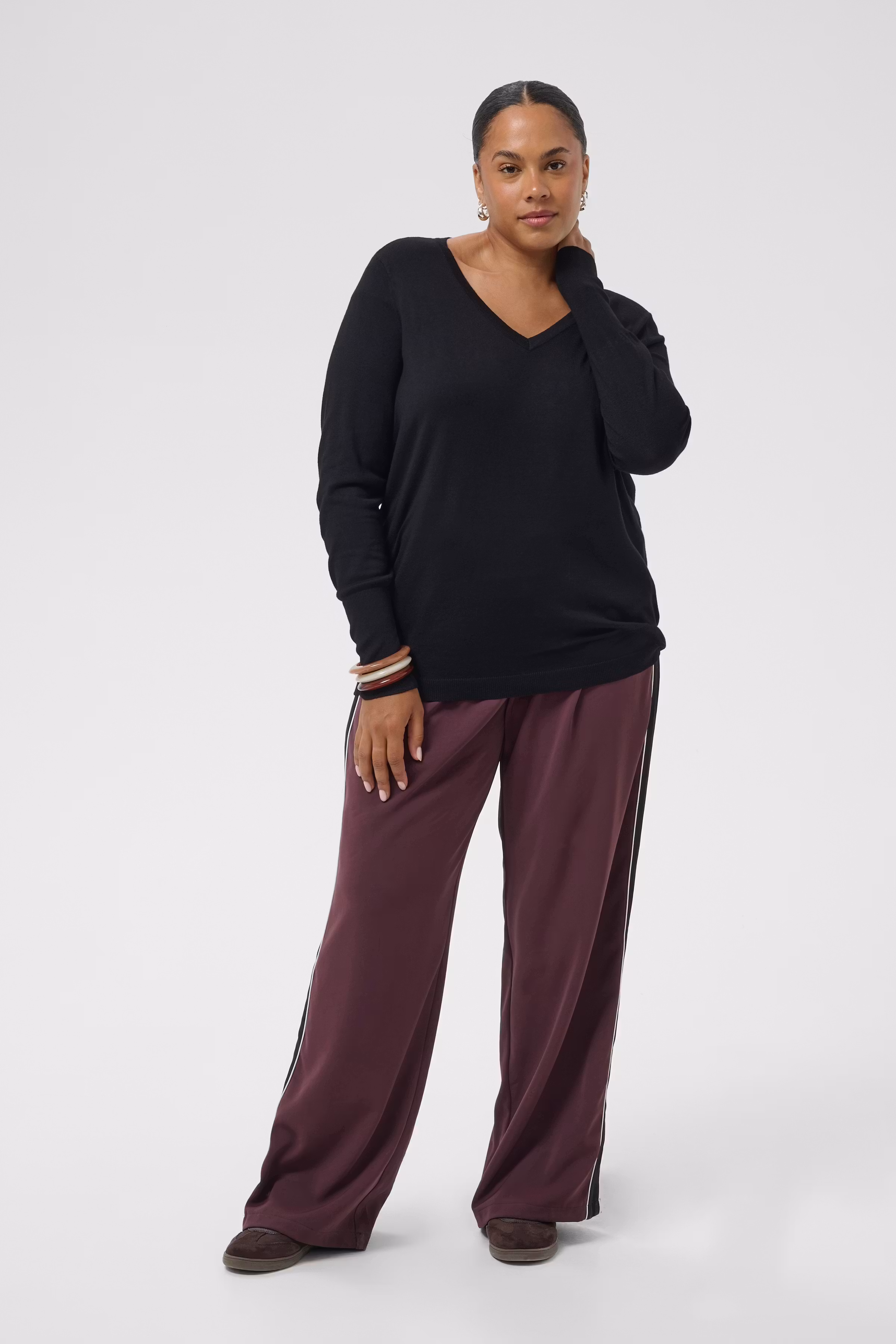 KClizzy Pullover LOOKBOOK FRONT 10584452-100121