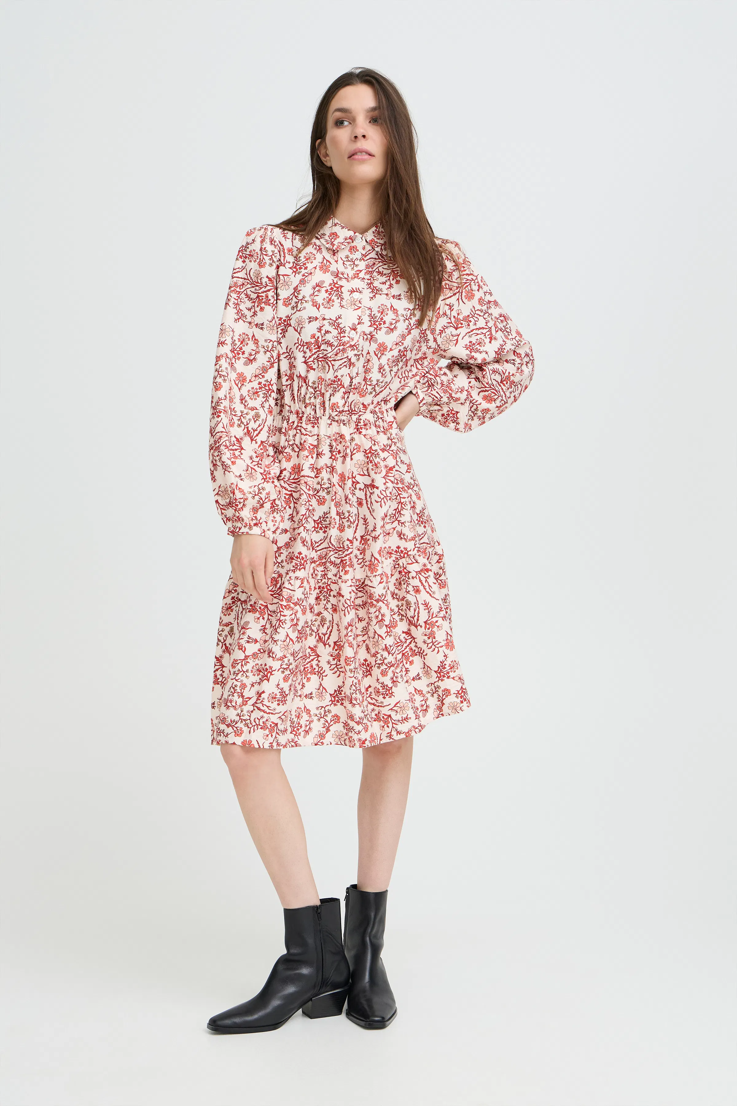 PZABRINA Kjole LOOKBOOK FRONT 50210319-171664