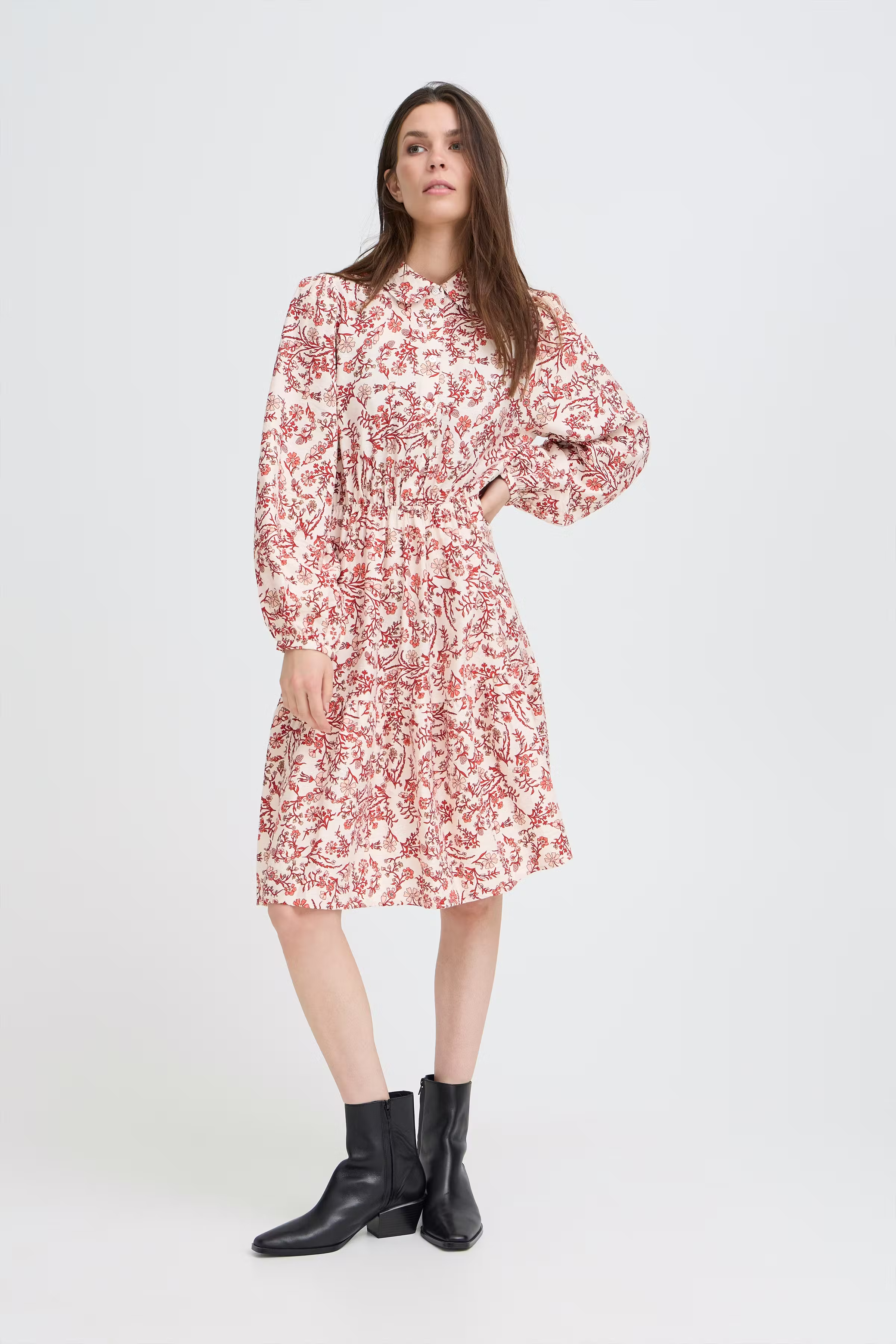 PZABRINA Kjole LOOKBOOK FRONT 50210319-171664