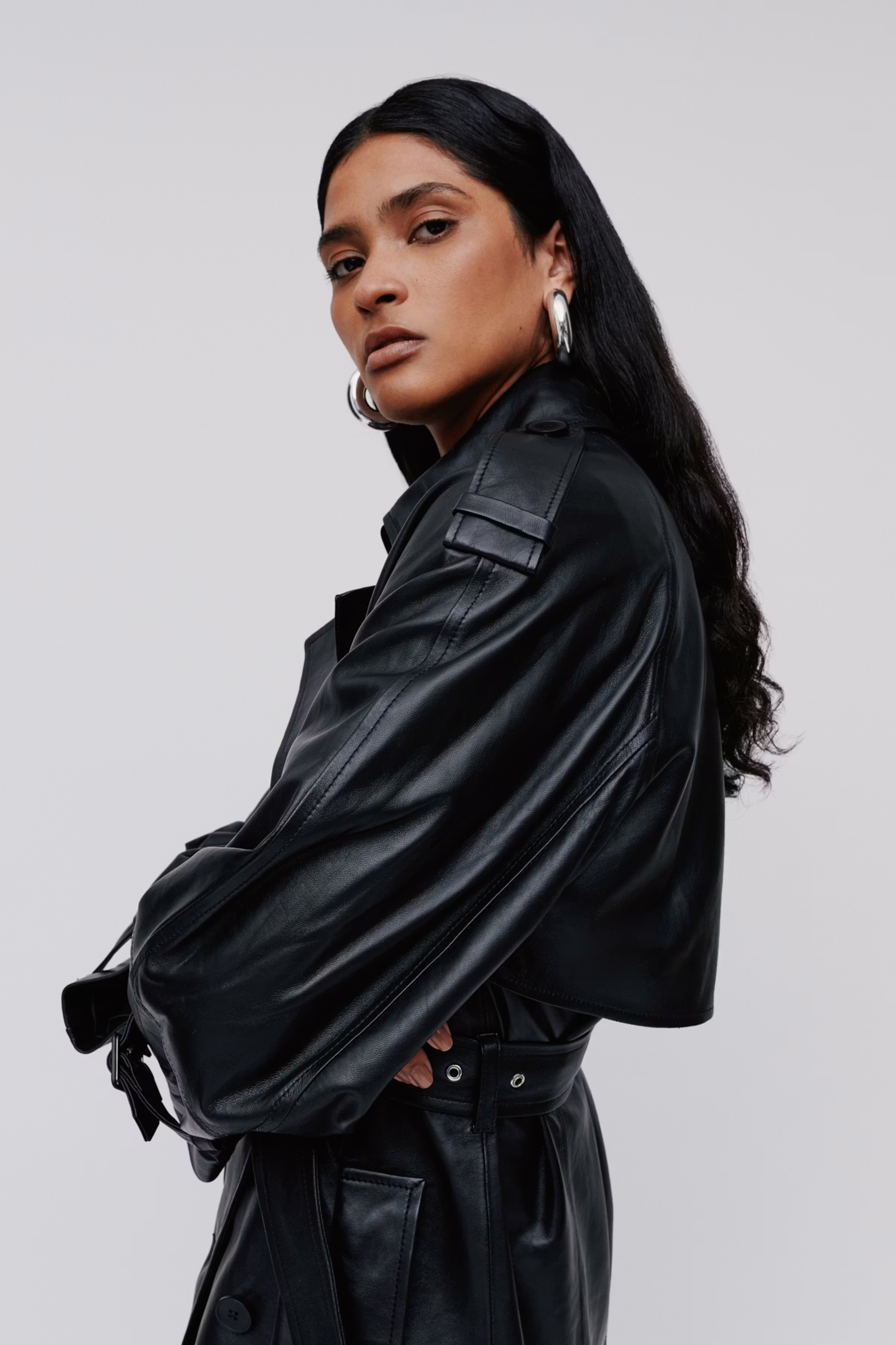 LINDA MANTEL LOOKBOOK TOP 30600685-BK999