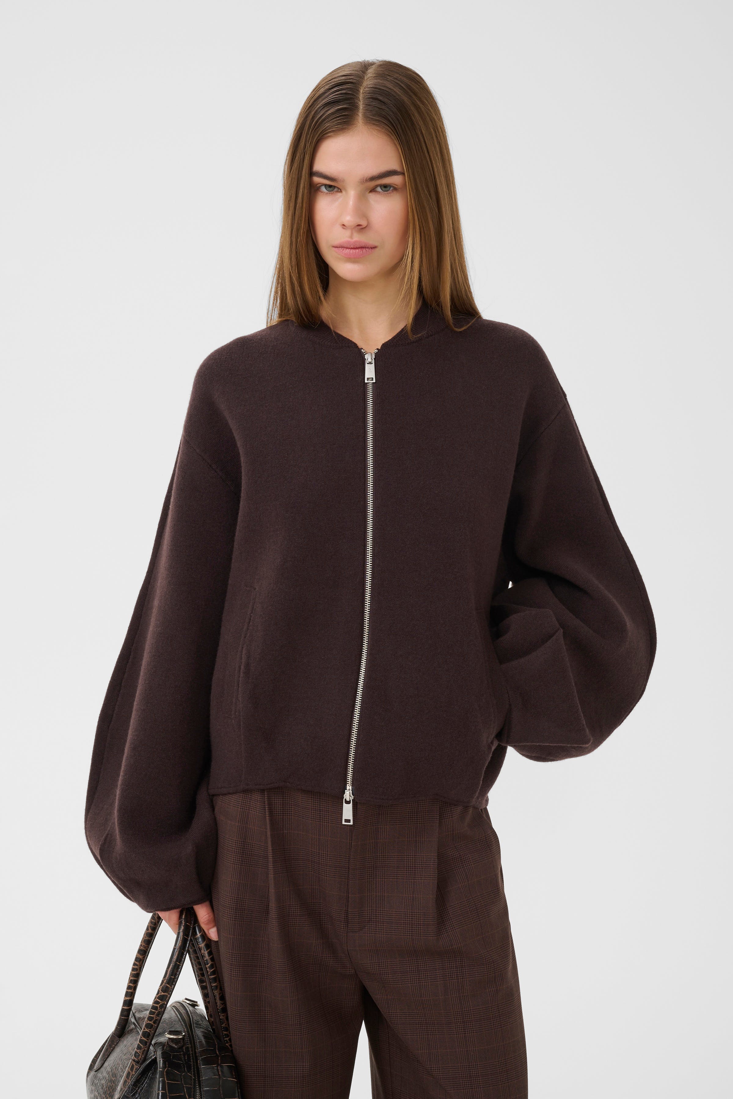 GZvictora Cardigan LOOKBOOK FRONT 10911500-191018