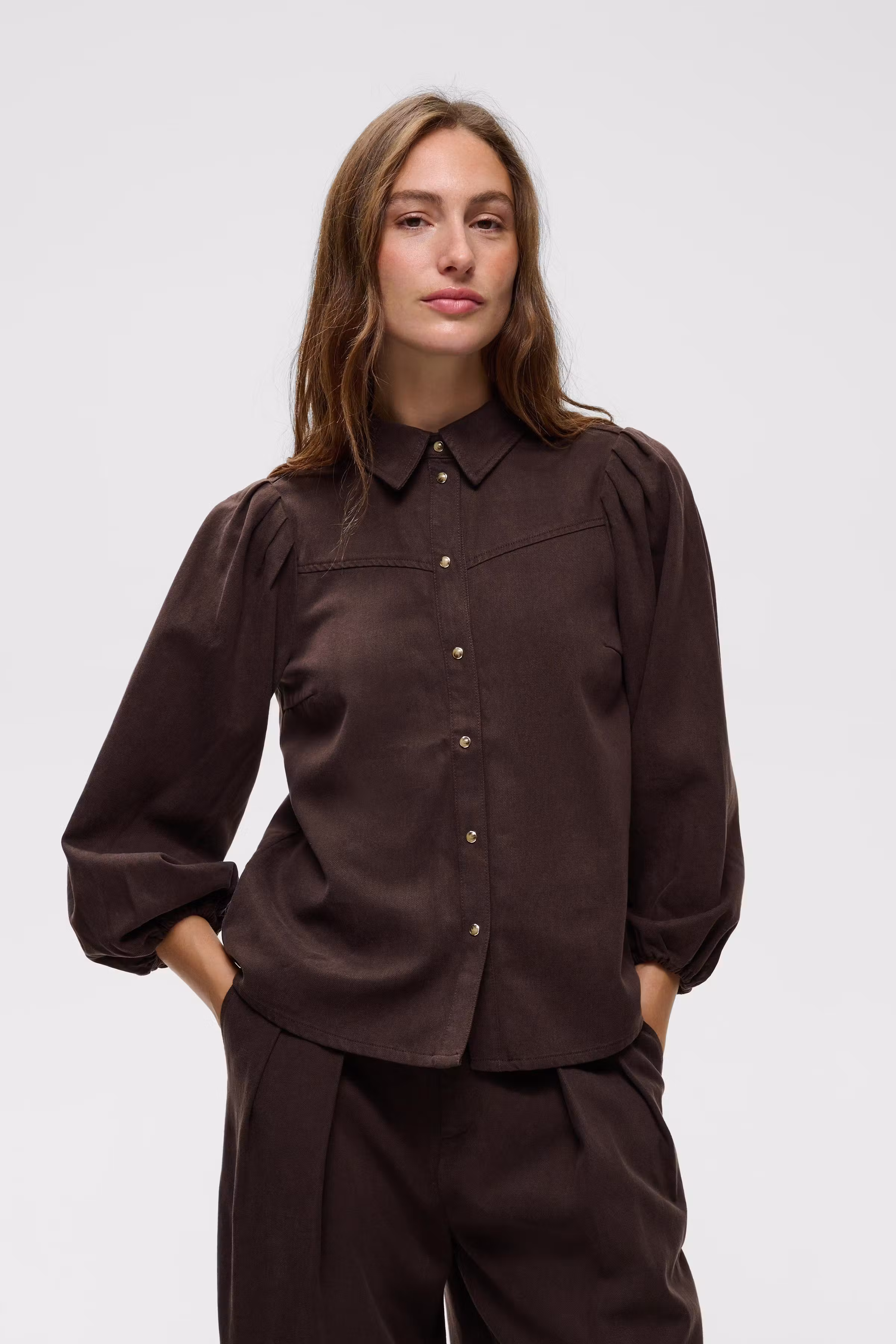 HESSIW Skjorta LOOKBOOK FRONT 30112802-191109