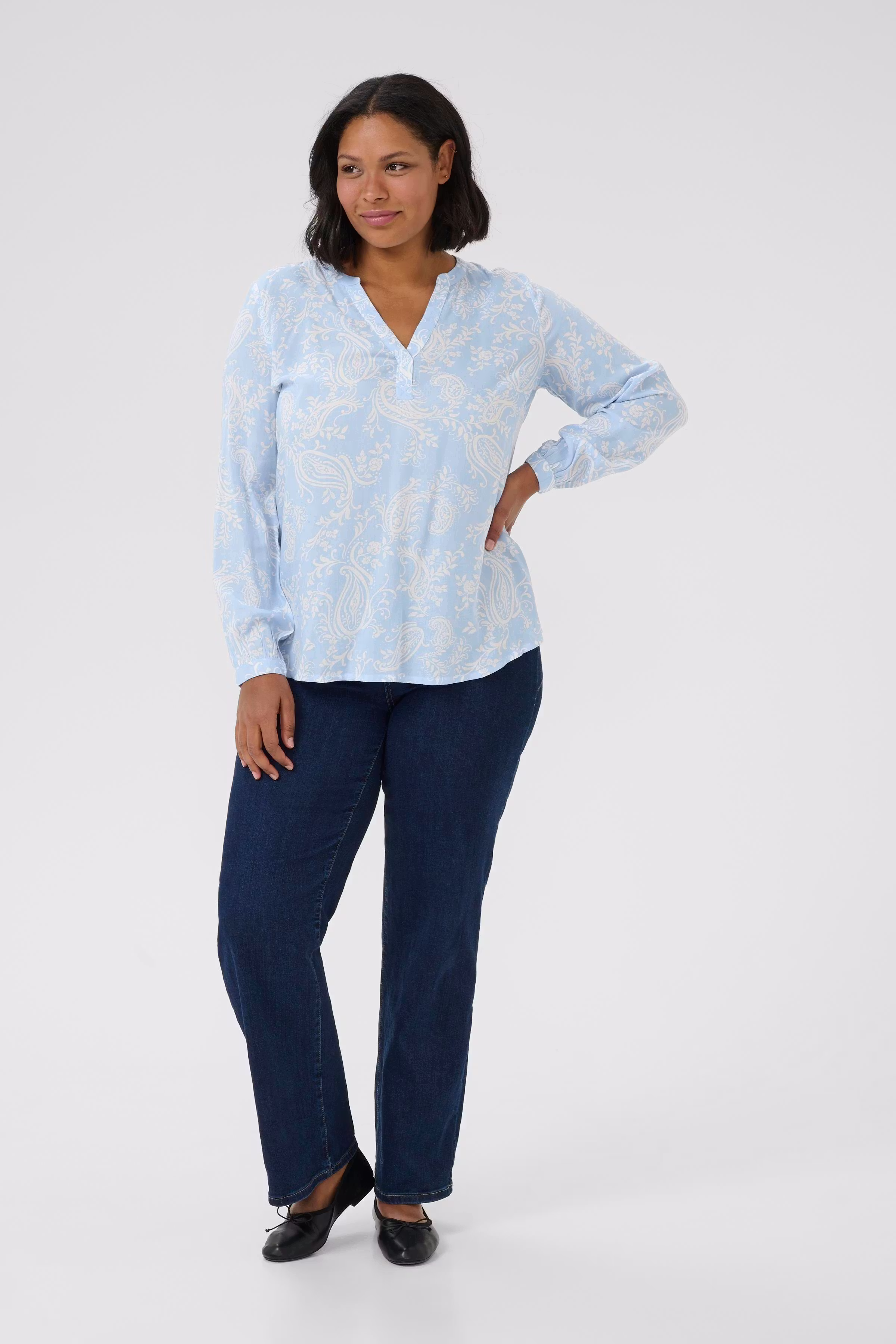 KCbella Blouse LOOKBOOK FRONT 10582486-107907