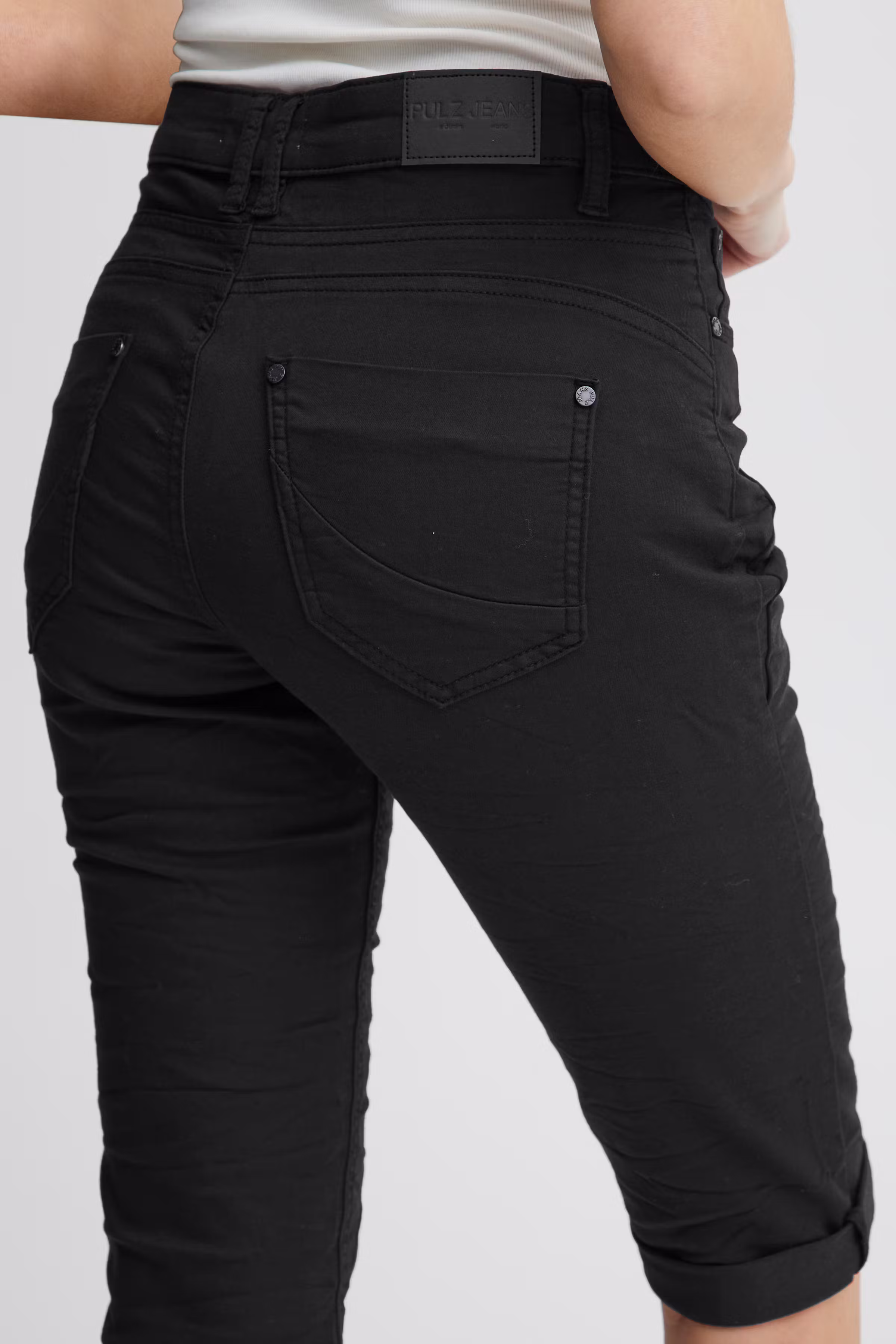 PZROSITA CAPRI BUKS LOOKBOOK DETAIL 50205343-193911