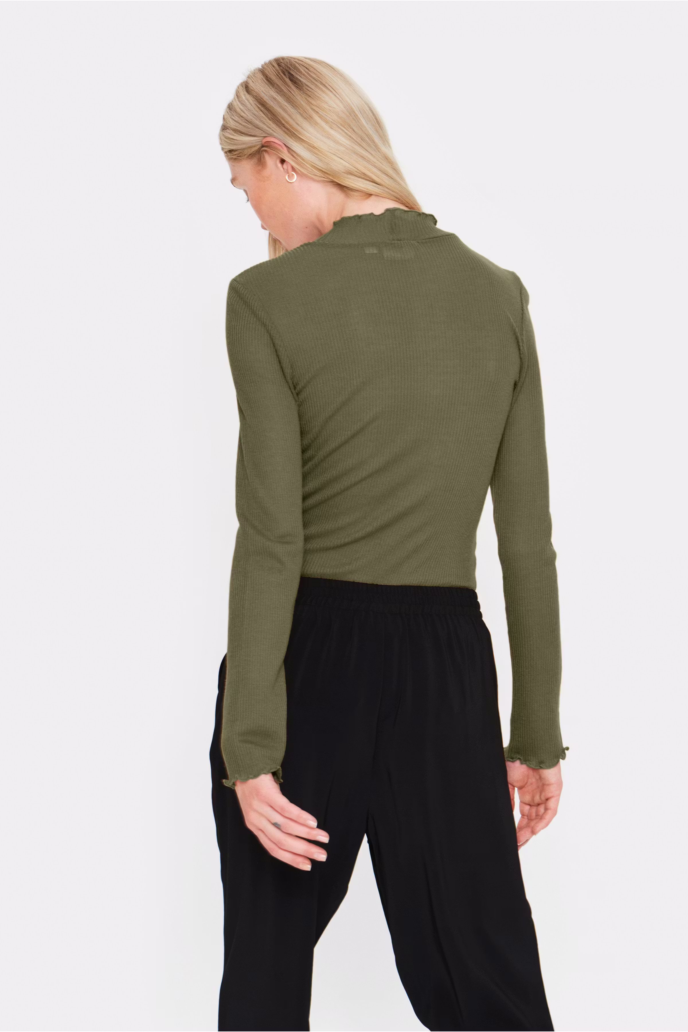 CikiSZ Blouse LOOKBOOK BACK 30510584-180515