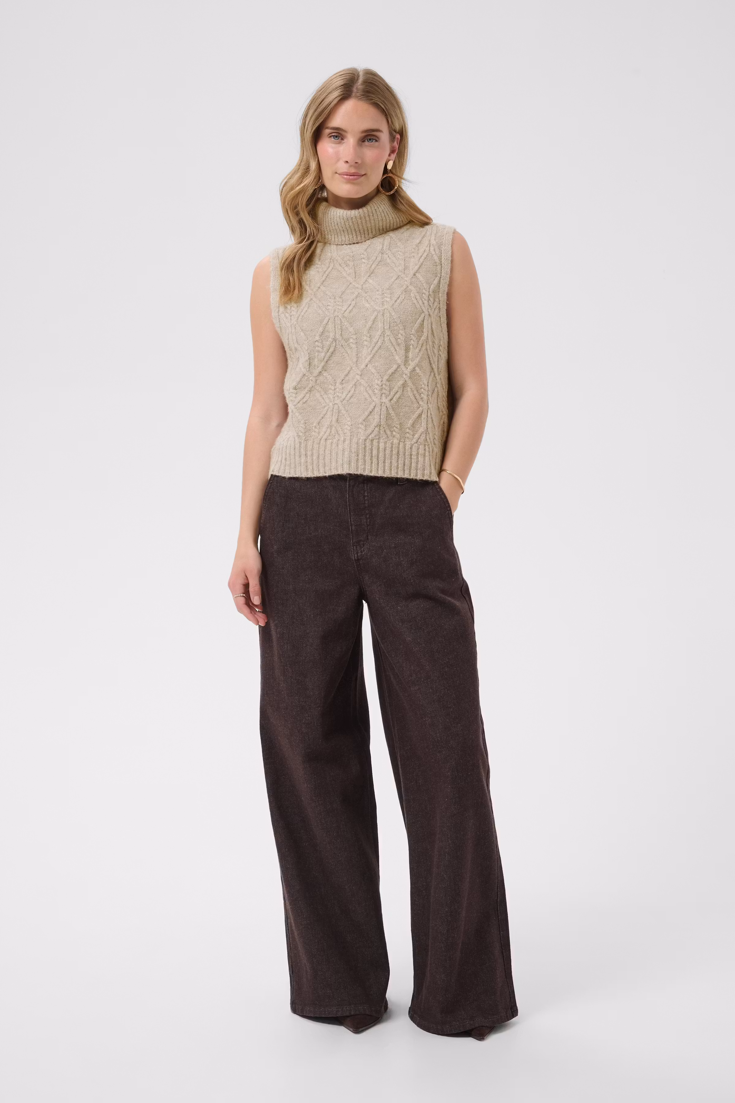 CRElsie Slipover LOOKBOOK FRONT 10615533-1000060