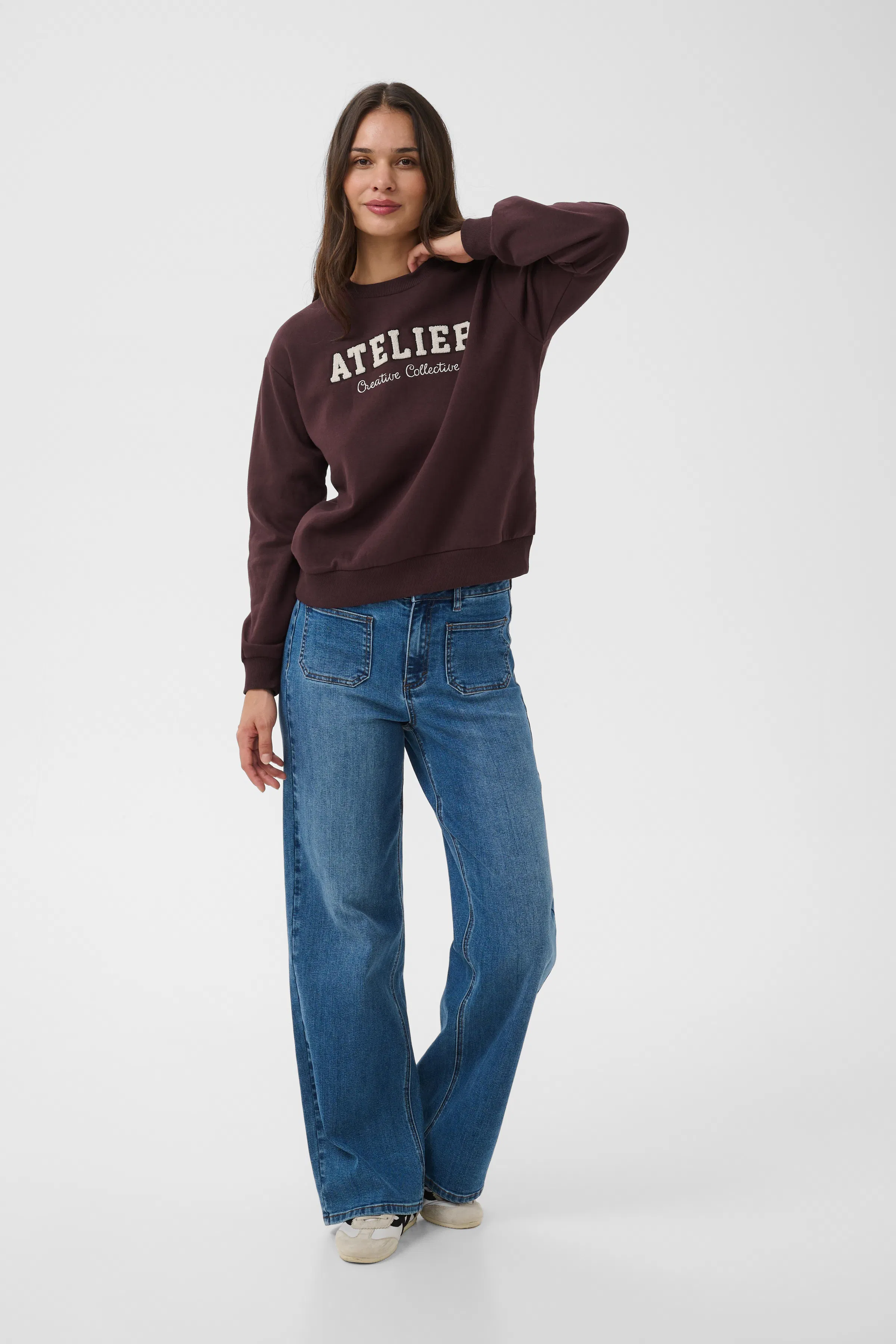KAgisele Sweatshirt LOOKBOOK FRONT 10512023-191619