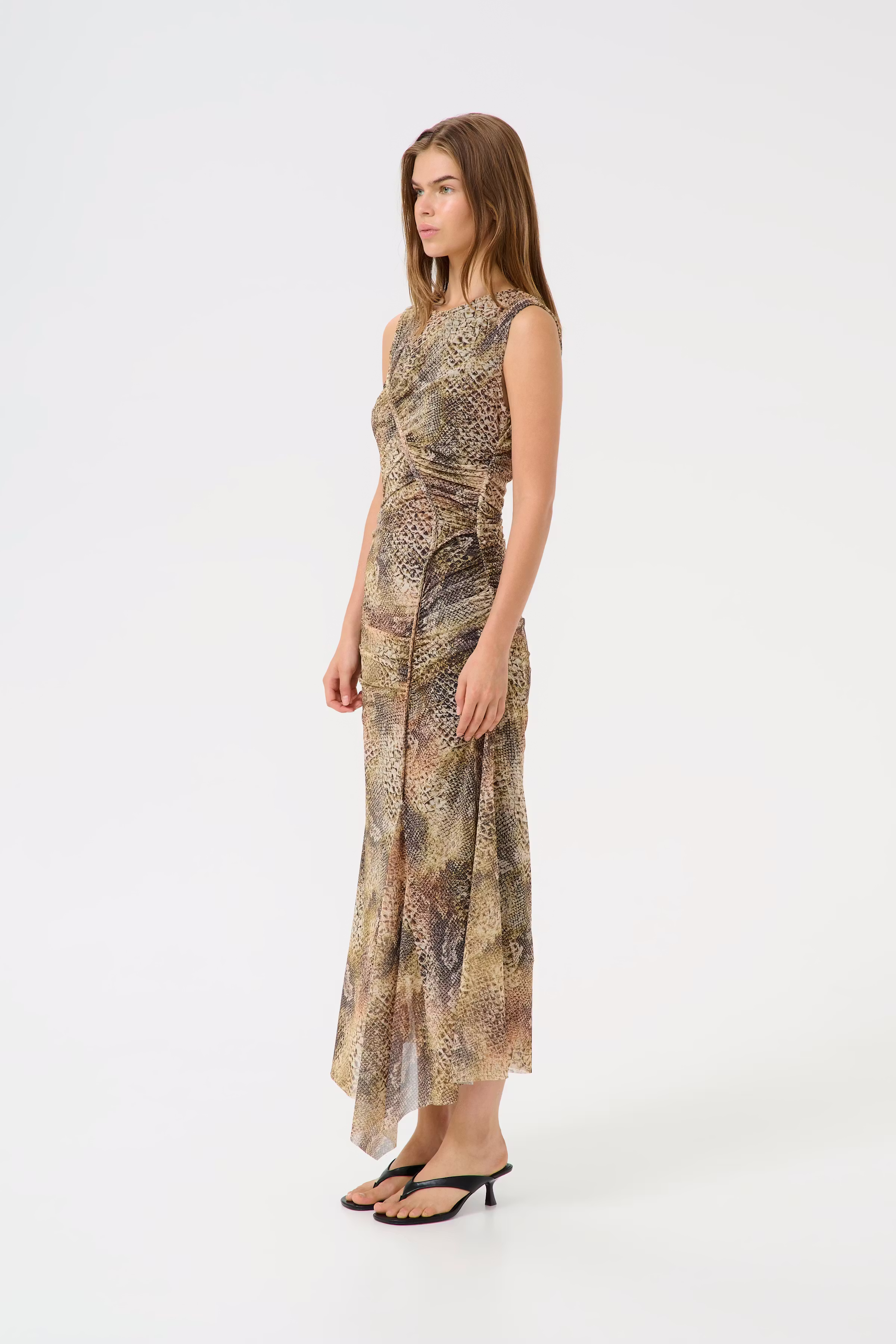 GZmenny Dress LOOKBOOK FRONT 10910318-107549