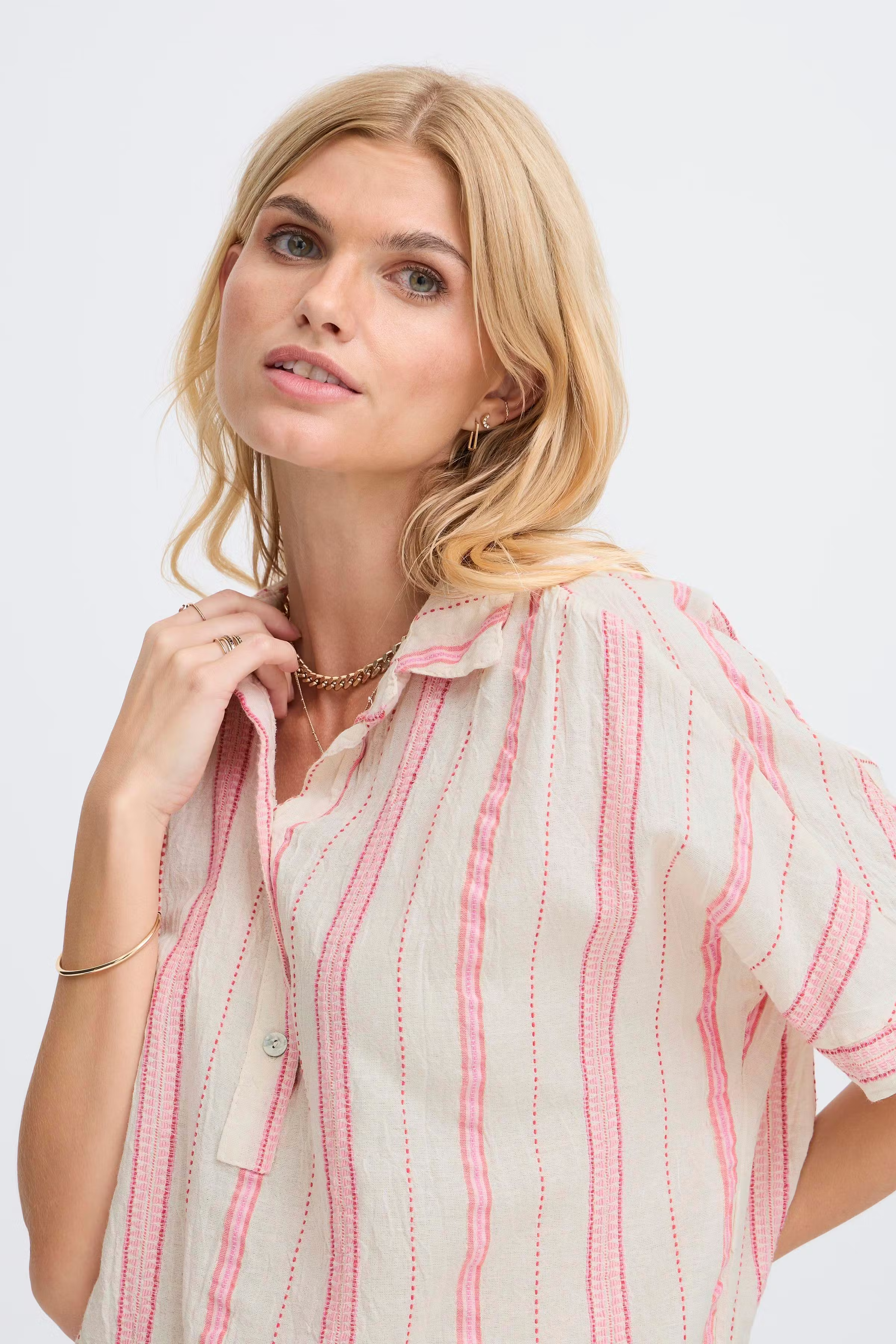 SBSENDA Bluse LOOKBOOK DETAIL 22101070-142305