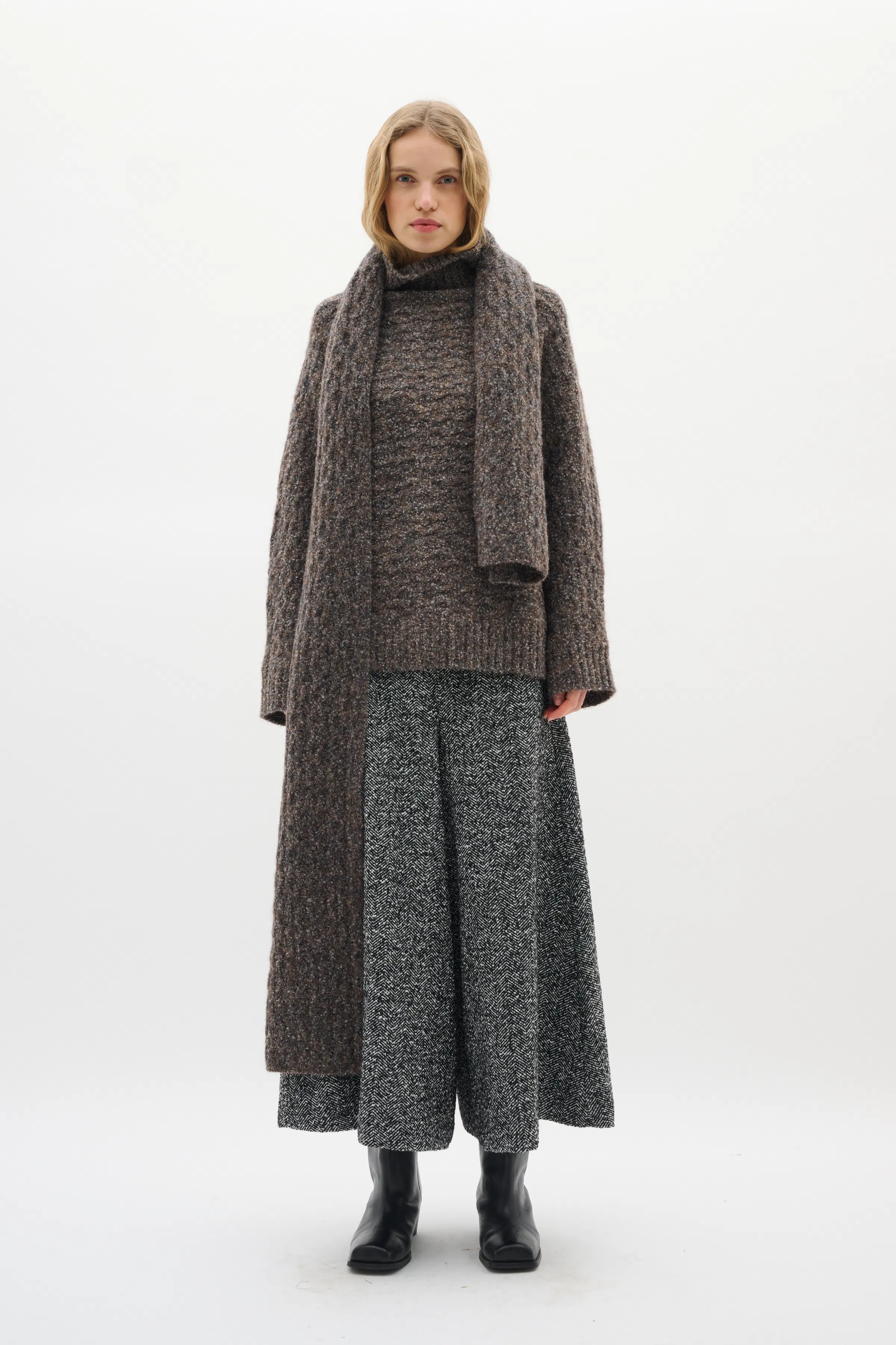GraiaIW Turtleneck Pullover LOOKBOOK FRONT 30110925-1813041