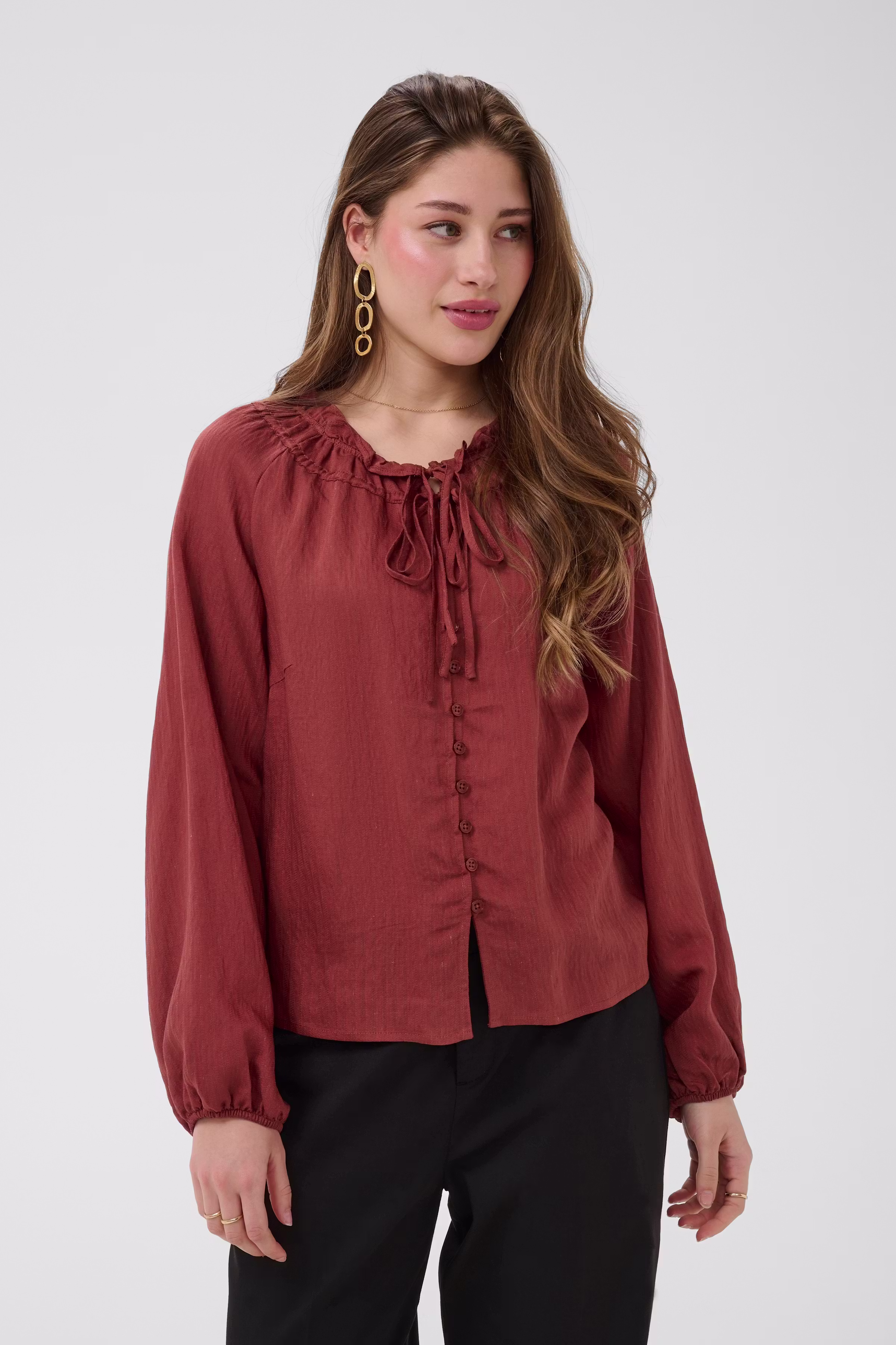 CRGonia Blouse LOOKBOOK FRONT 10615286-181323