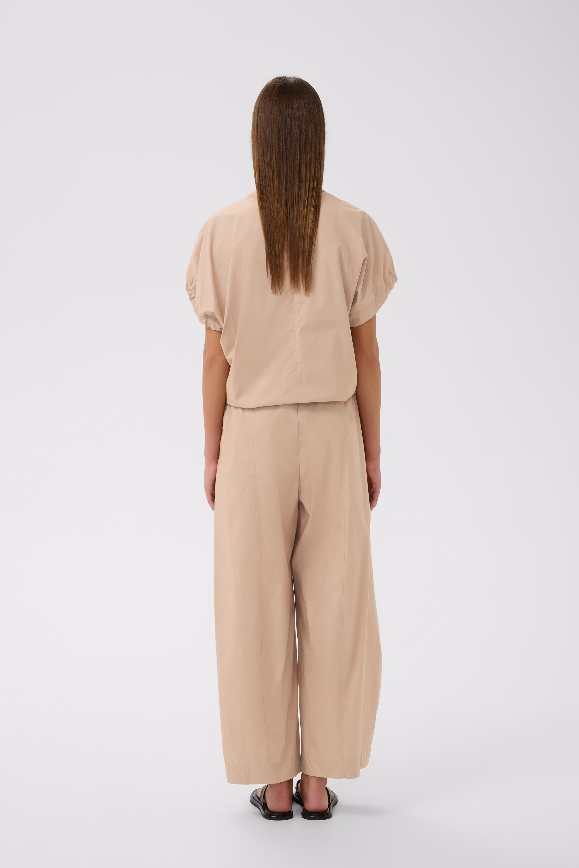 RAVENIW Hose LOOKBOOK BACK 30112504-161221