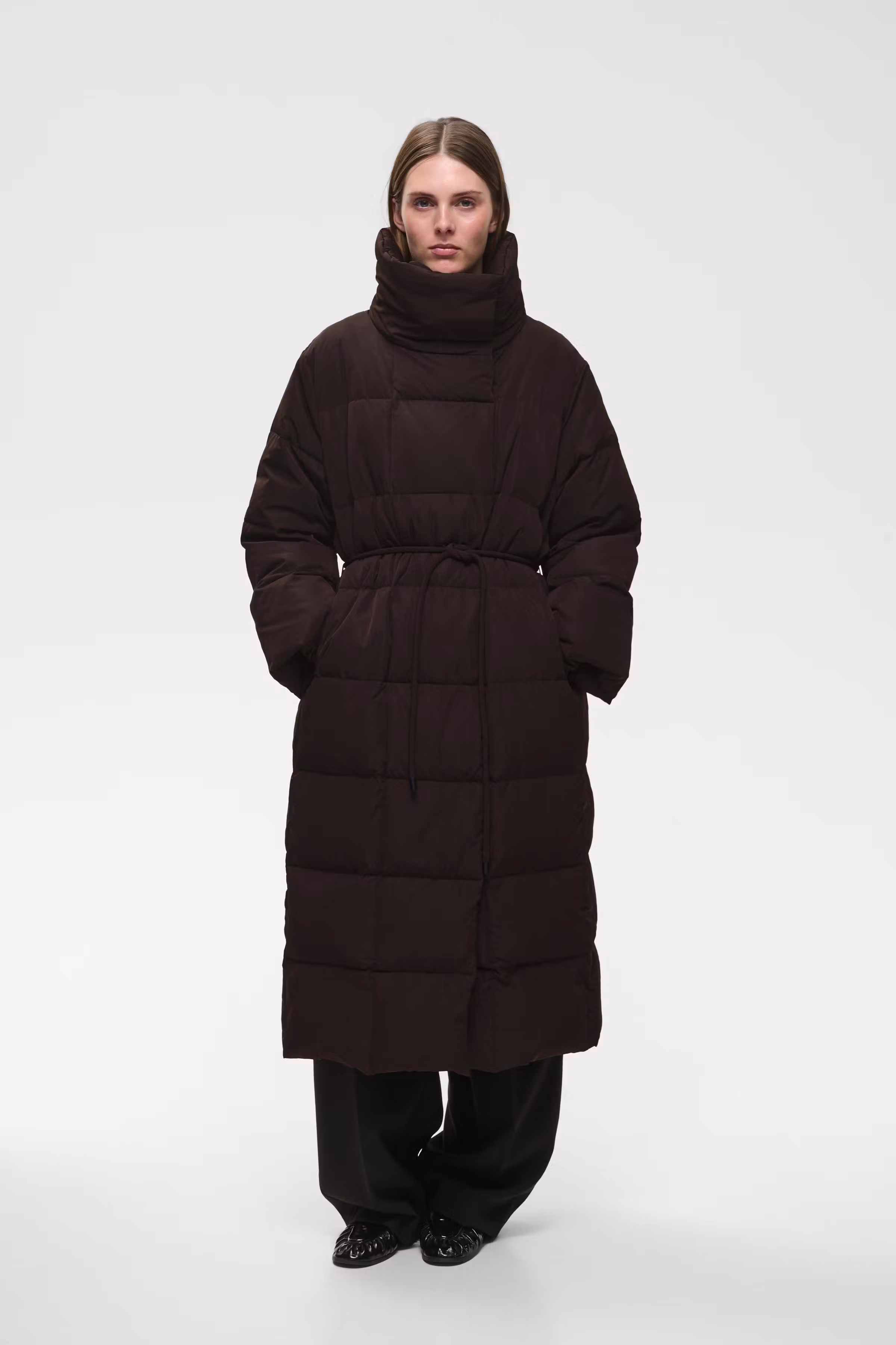 Zinea Outerwear LOOKBOOK FRONT 30111367-191109