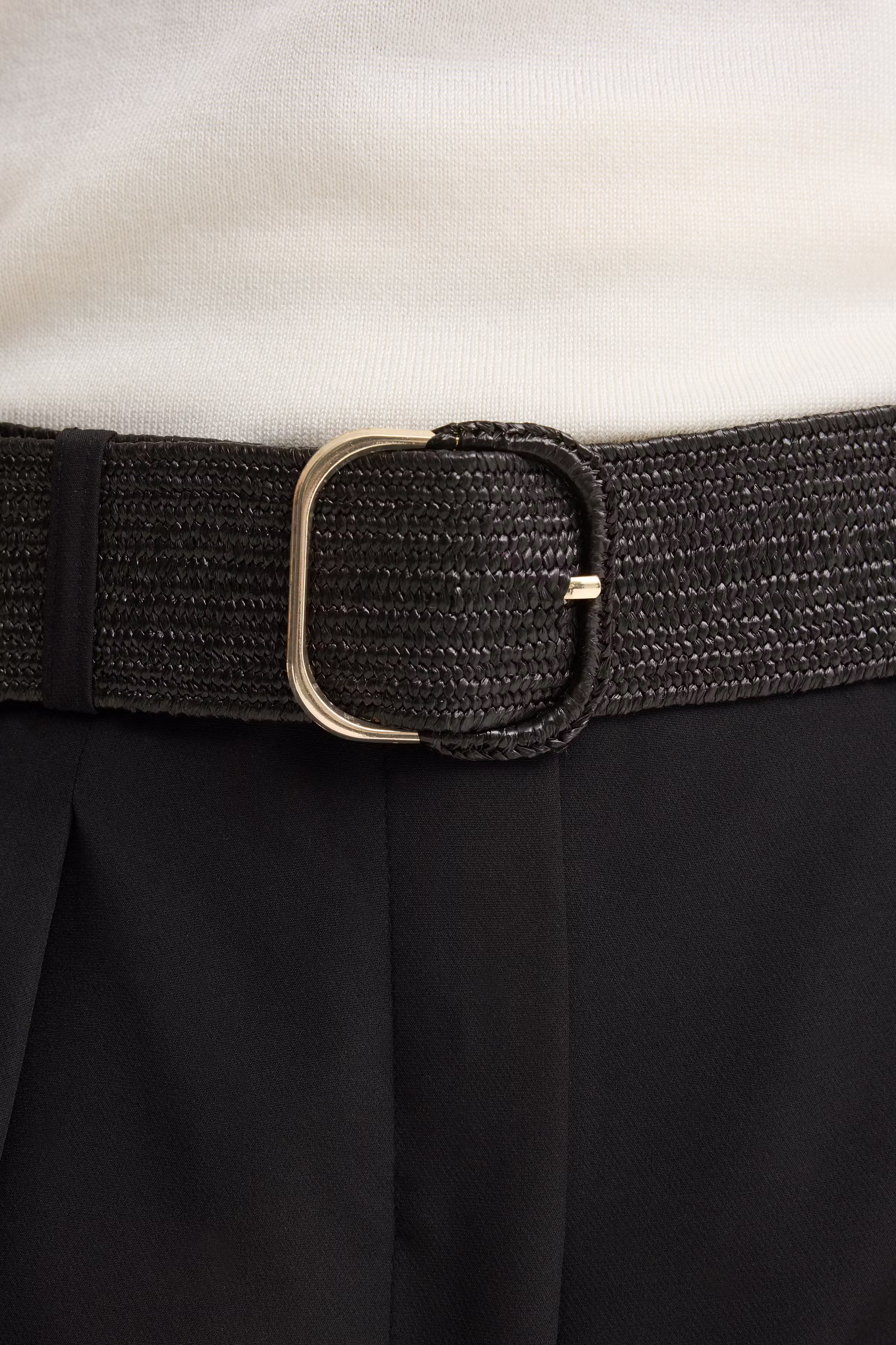 IAVEA Belt LOOKBOOK FRONT 20125716-194008