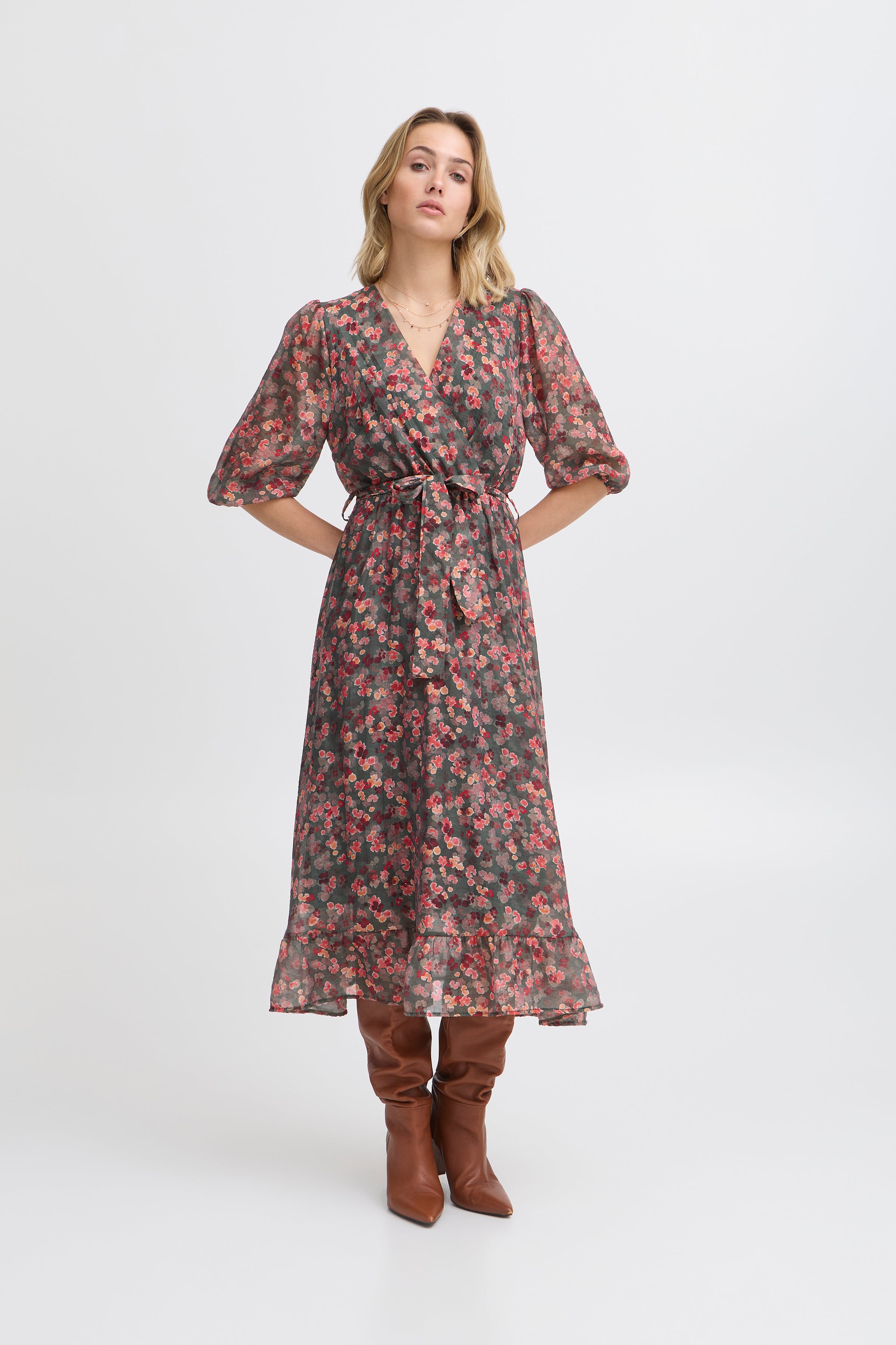 SBLEYIA Kjole LOOKBOOK FRONT 22100901-180515