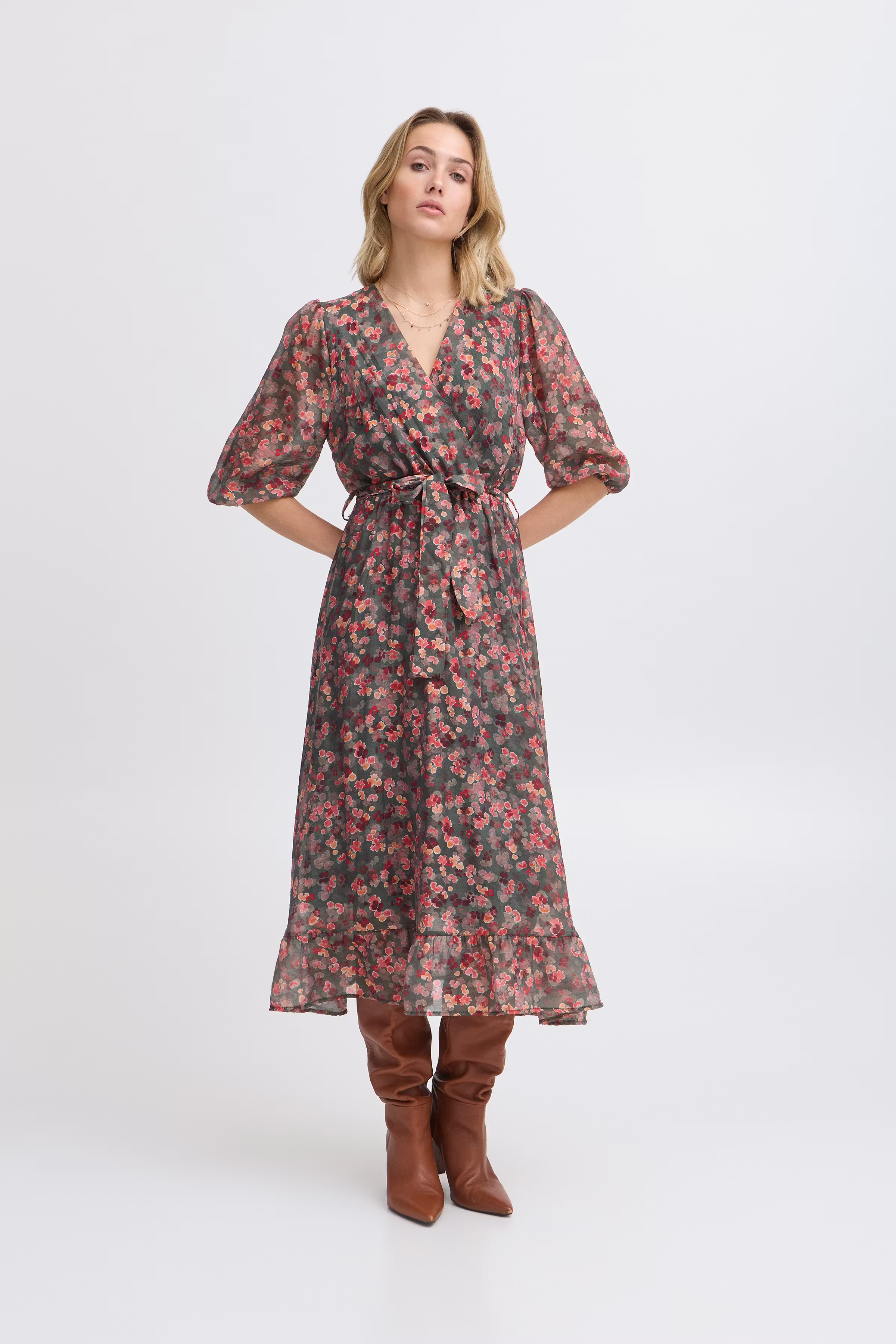 SBLEYIA Kjole LOOKBOOK FRONT 22100901-180515