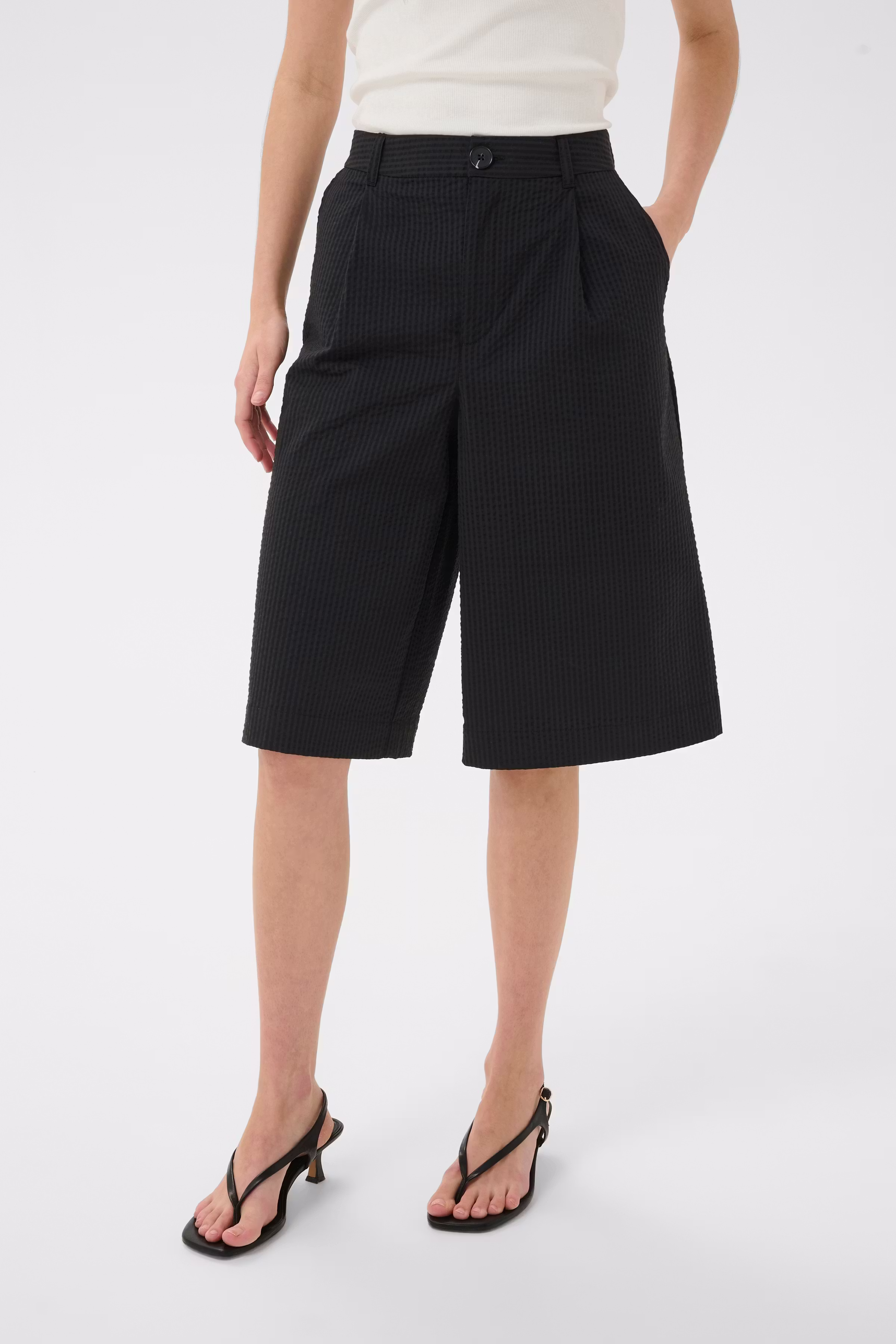 BrigittPW Shorts LOOKBOOK FRONT 30310551-194008