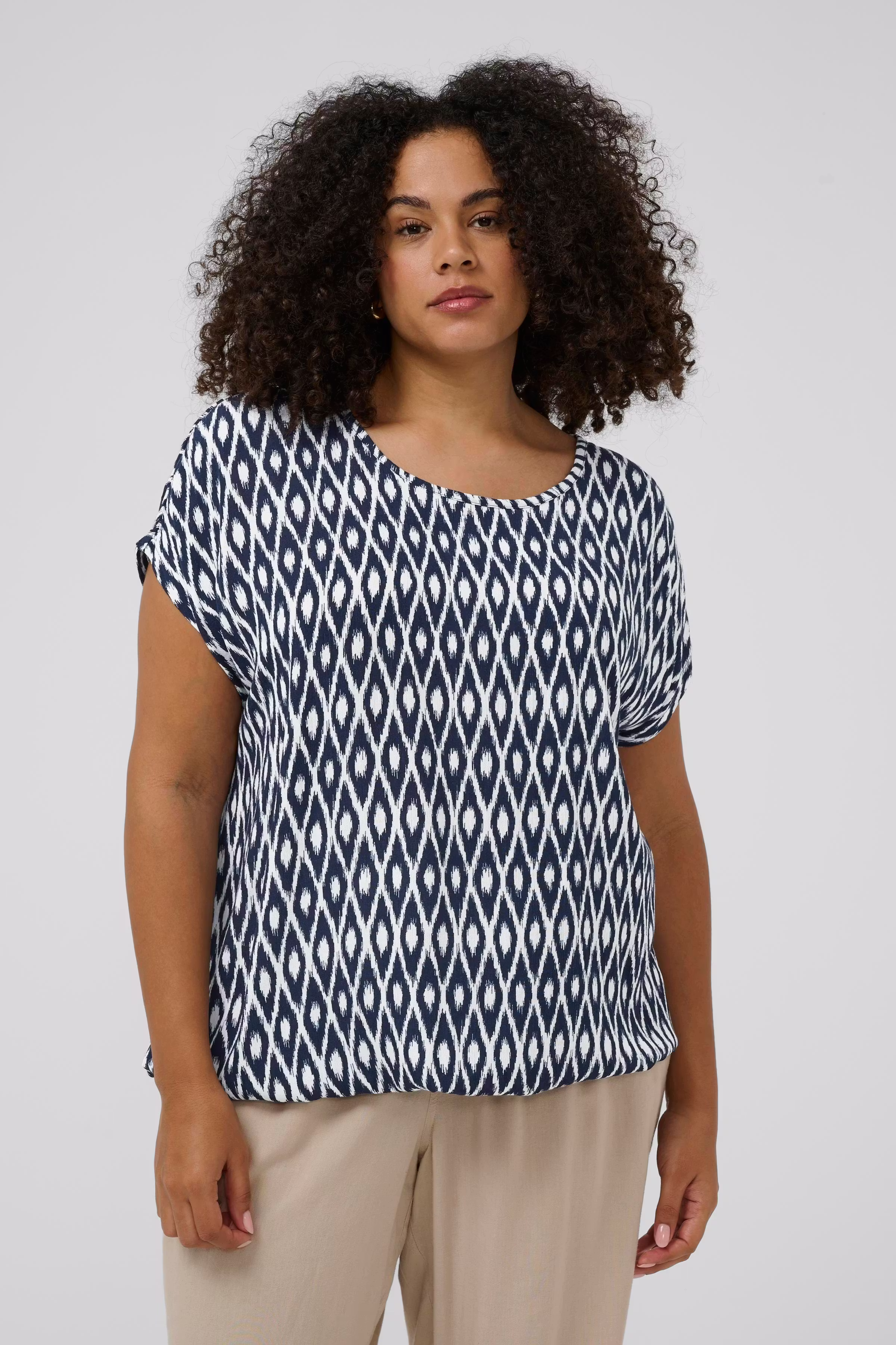 KCvilana Bluse LOOKBOOK FRONT 10580836-109245