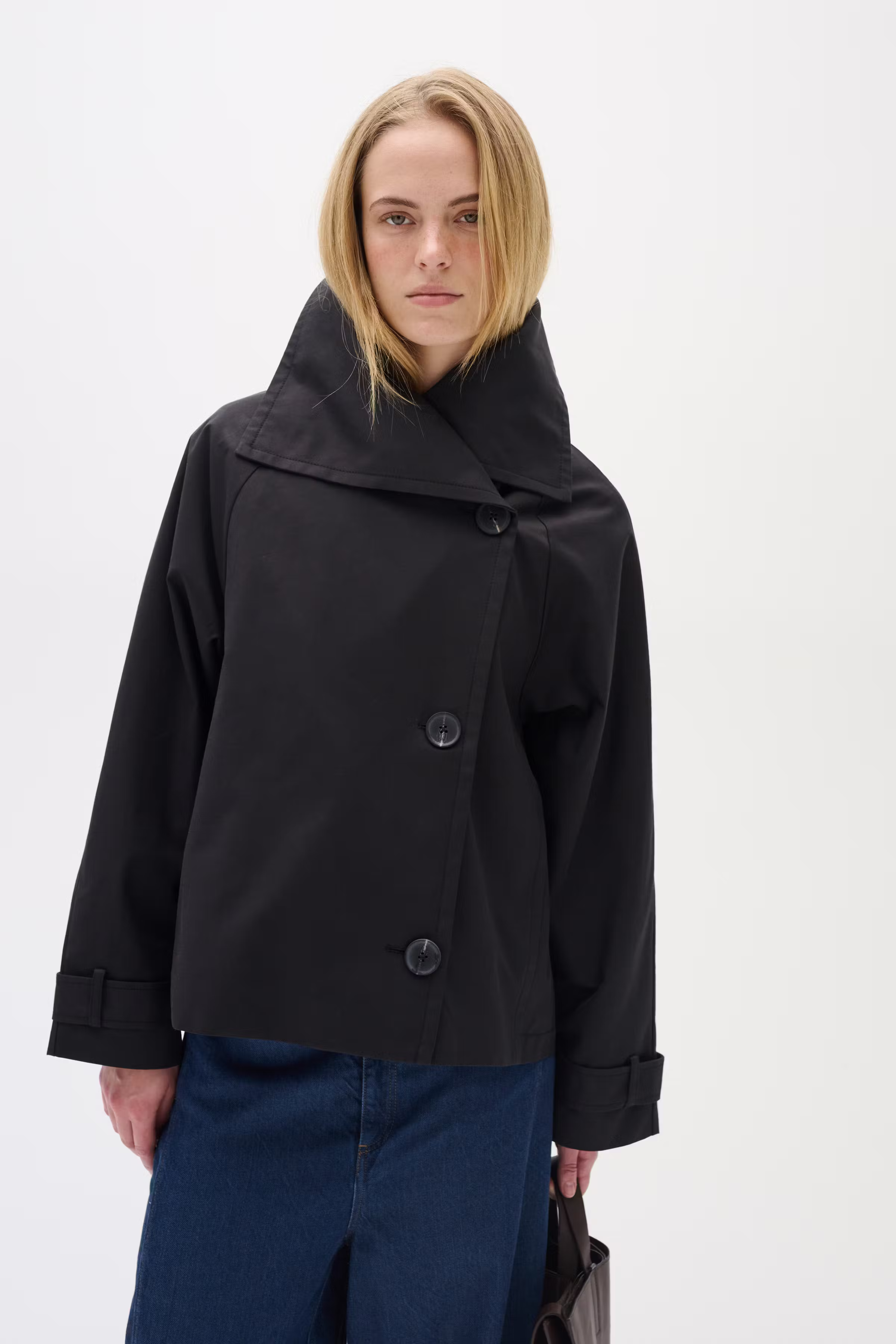 MazieIW Perry kort frakke LOOKBOOK FRONT 30109945-194008