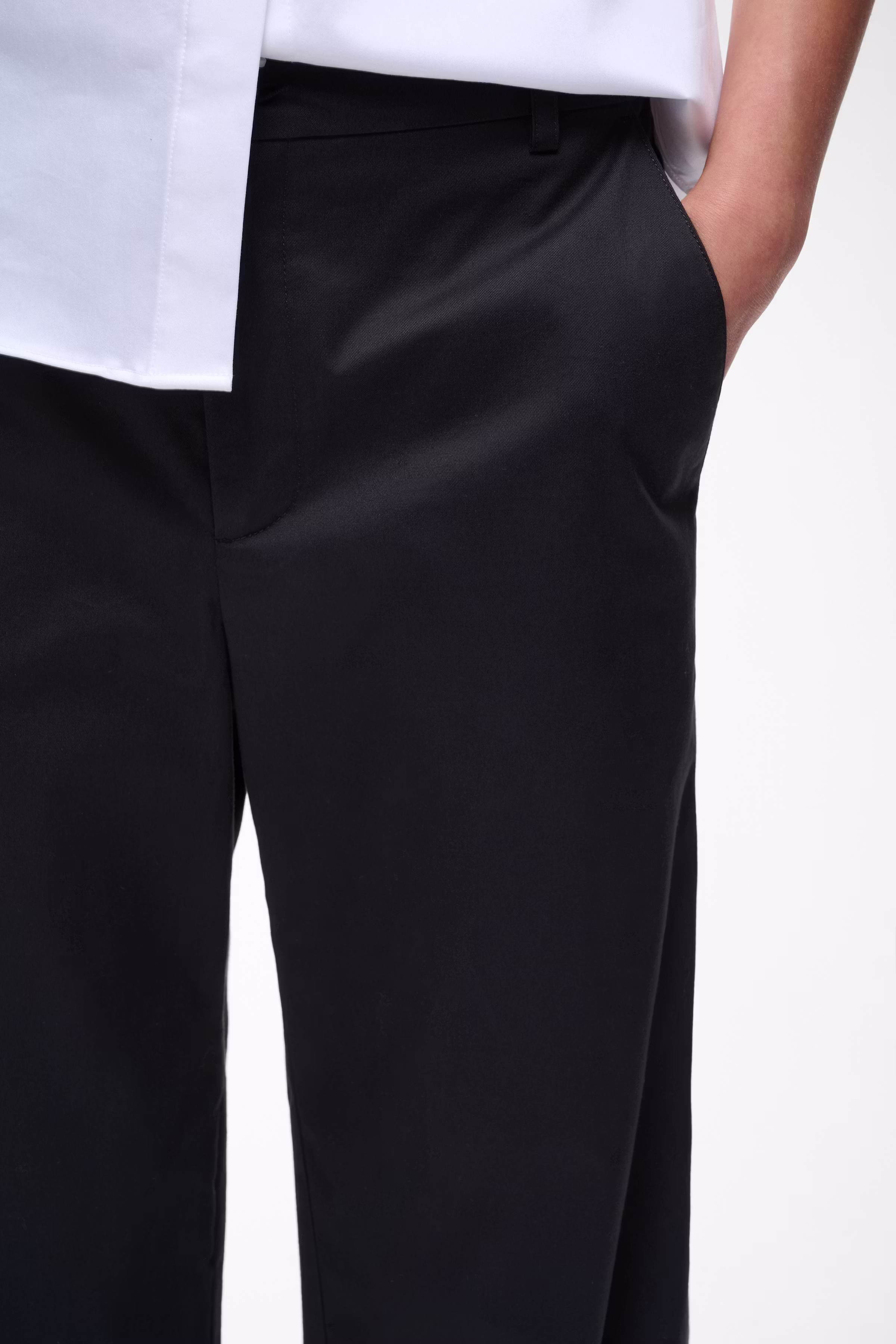 ELVIA Trousers LOOKBOOK DETAIL 30112528-194008