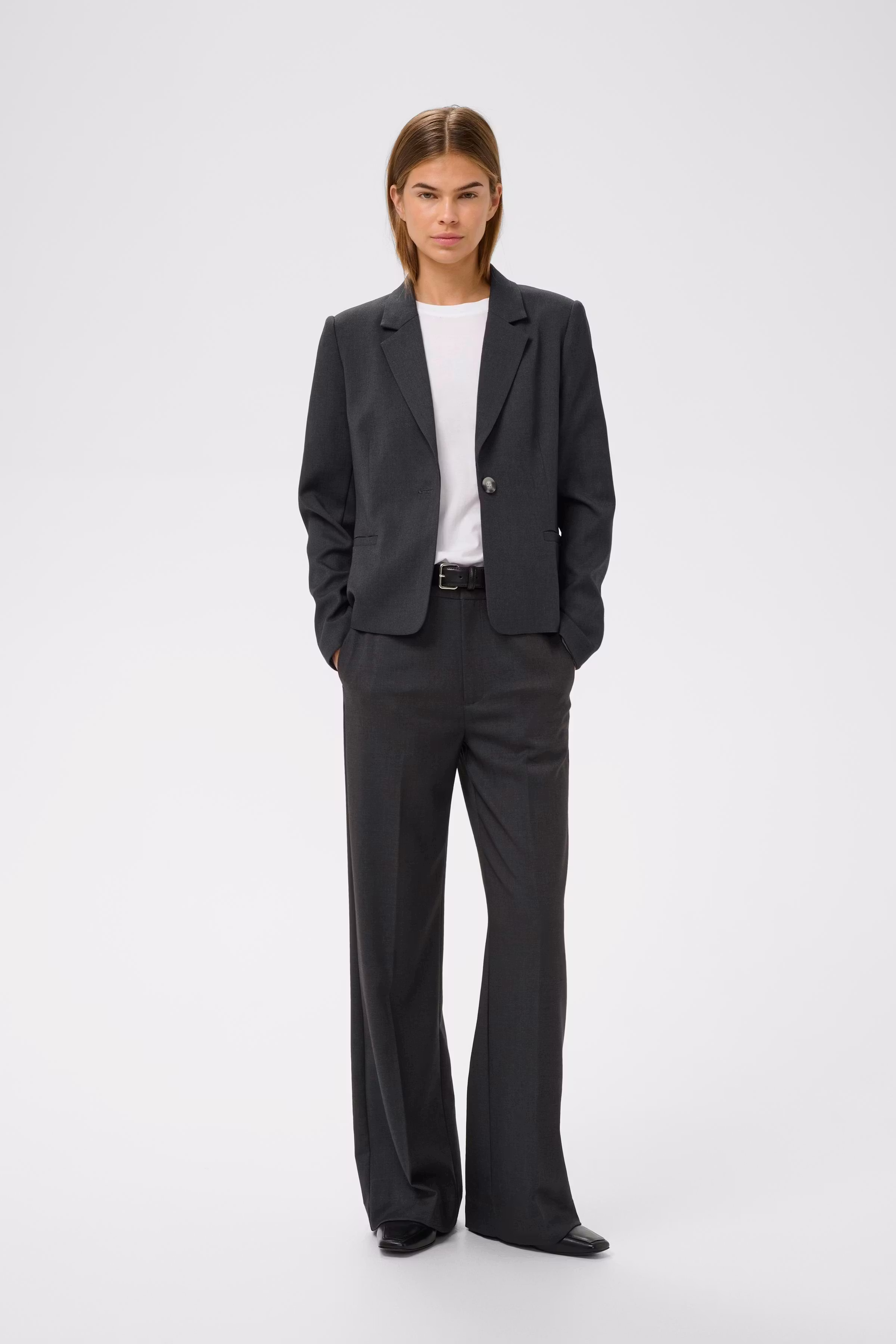 YuktaIW Blazer LOOKBOOK FRONT 30111236-301744