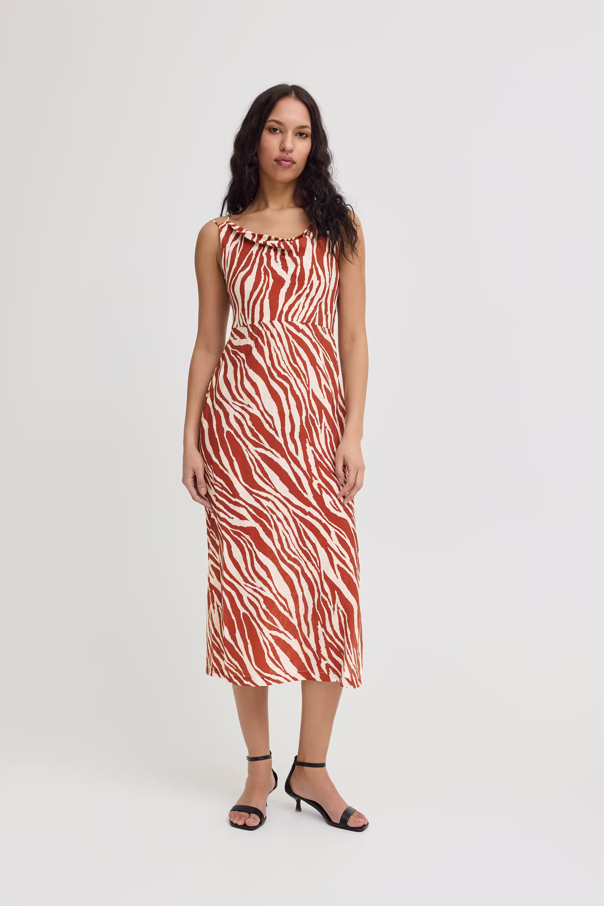 IHYARDEEN Kjole LOOKBOOK FRONT 20123377-204603