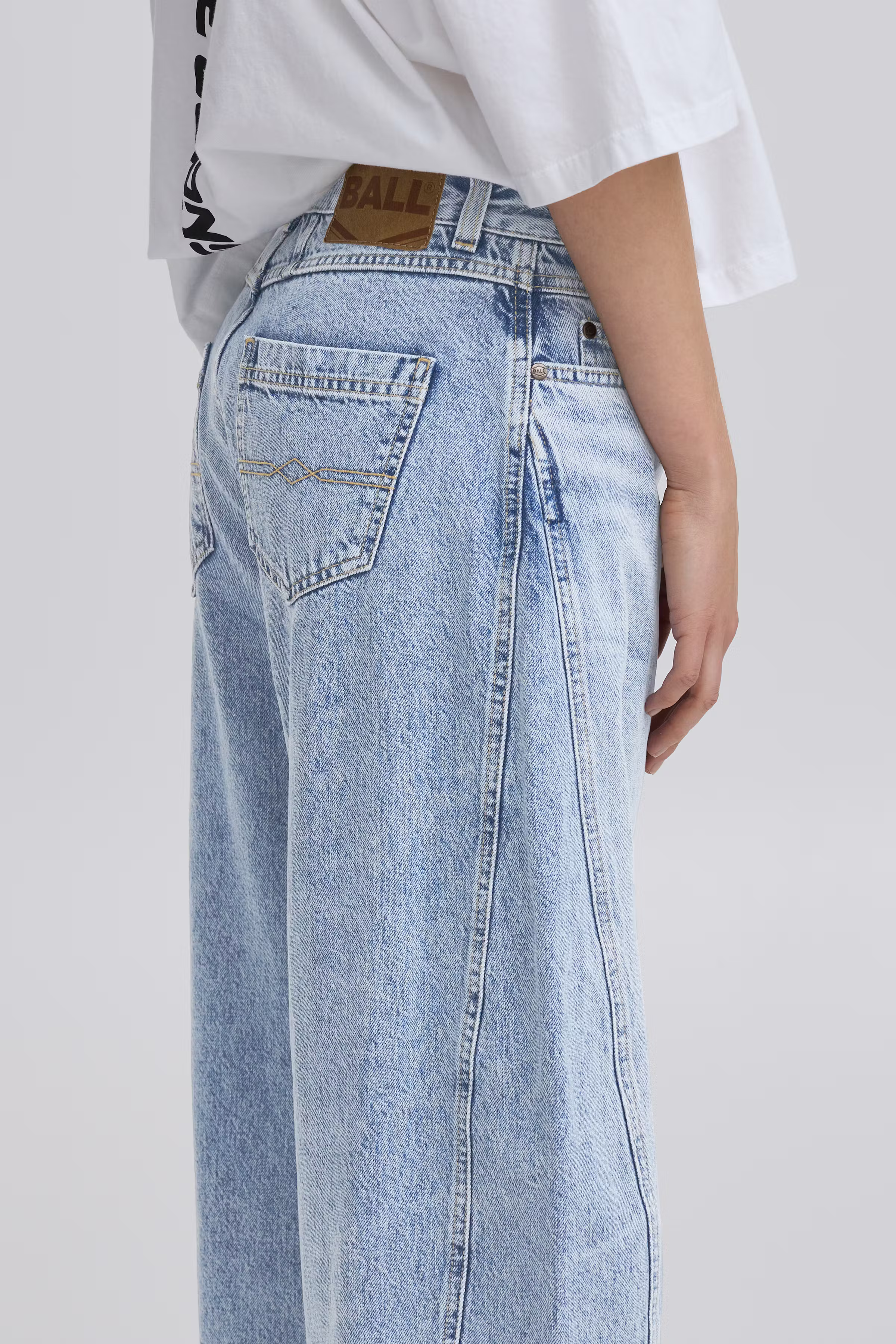 BACAVI  Curved Jeans LOOKBOOK DETAIL 50405101-204625