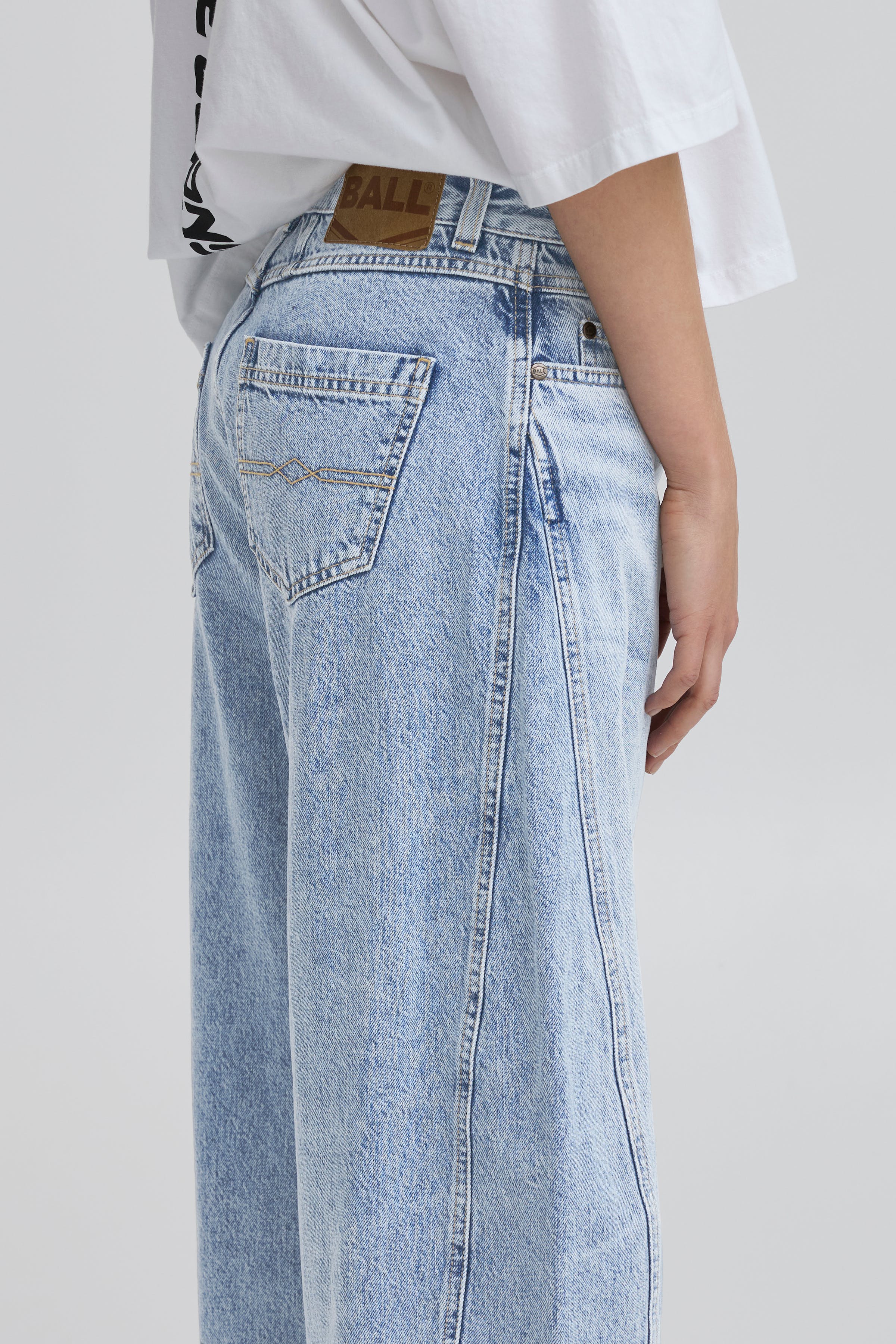 BACAVI  Curved Jeans LOOKBOOK DETAIL 50405101-204625