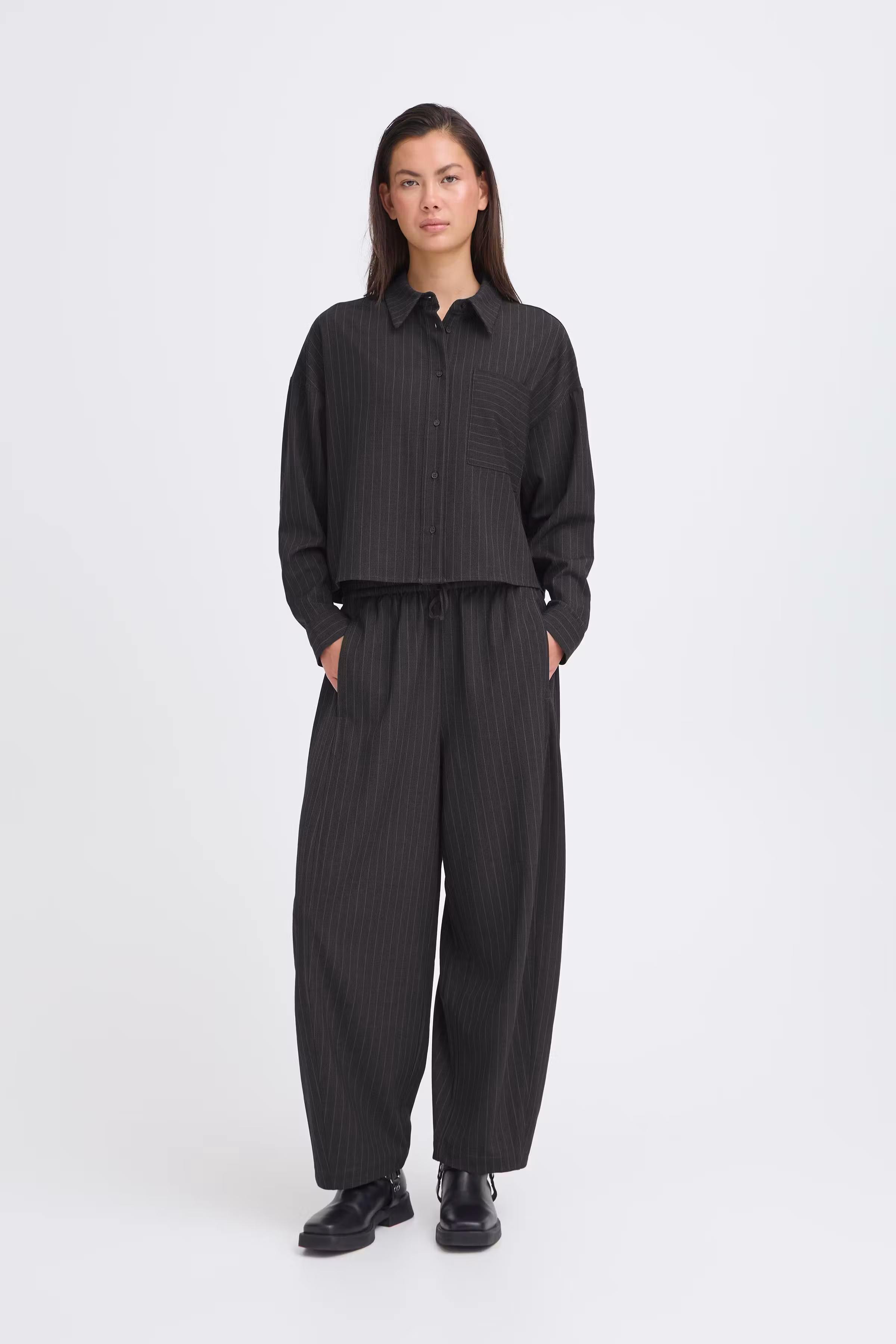 IXTRINE Casual LOOKBOOK FRONT 20123490-190203