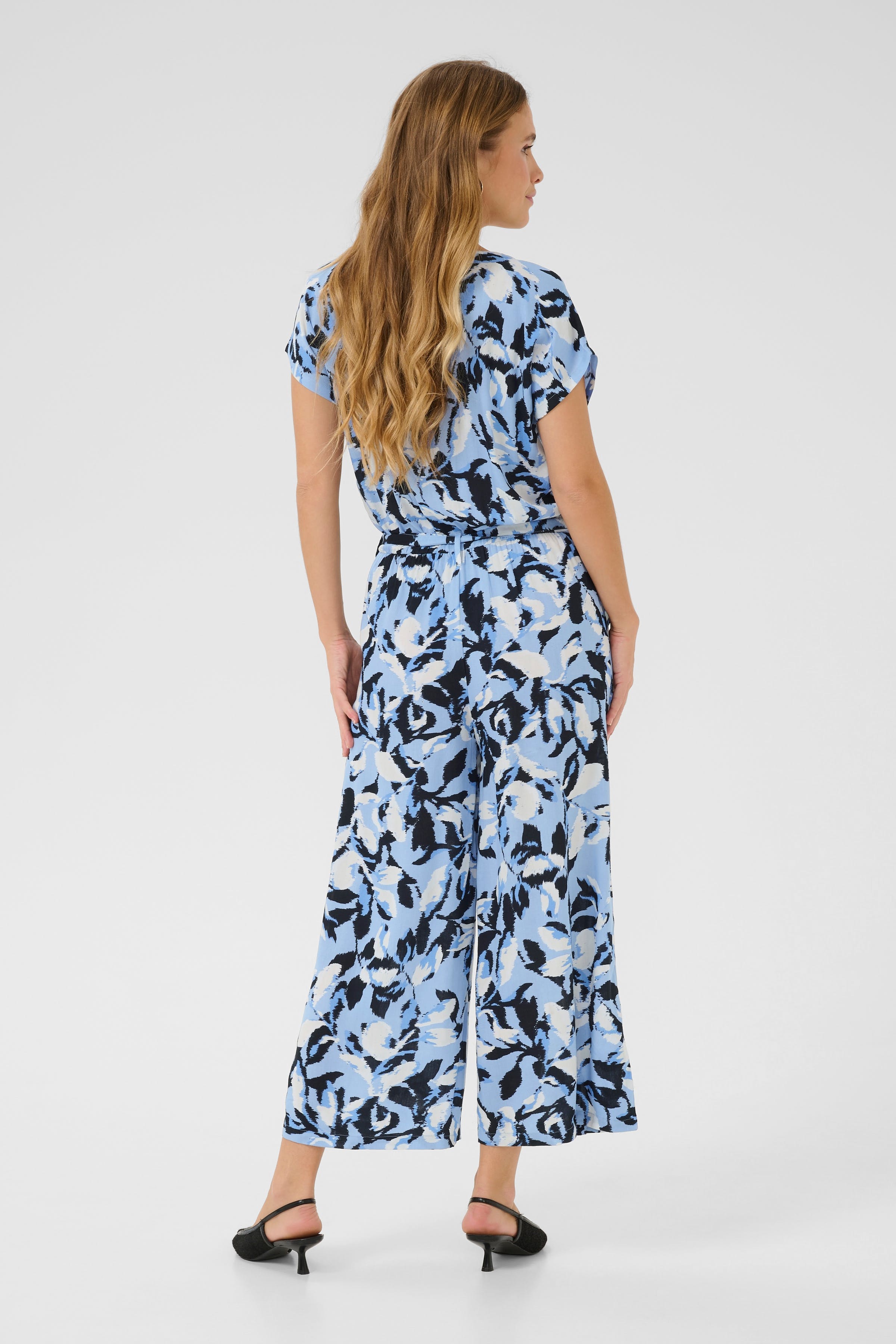 KAmira Overall LOOKBOOK BACK 10509830-107289