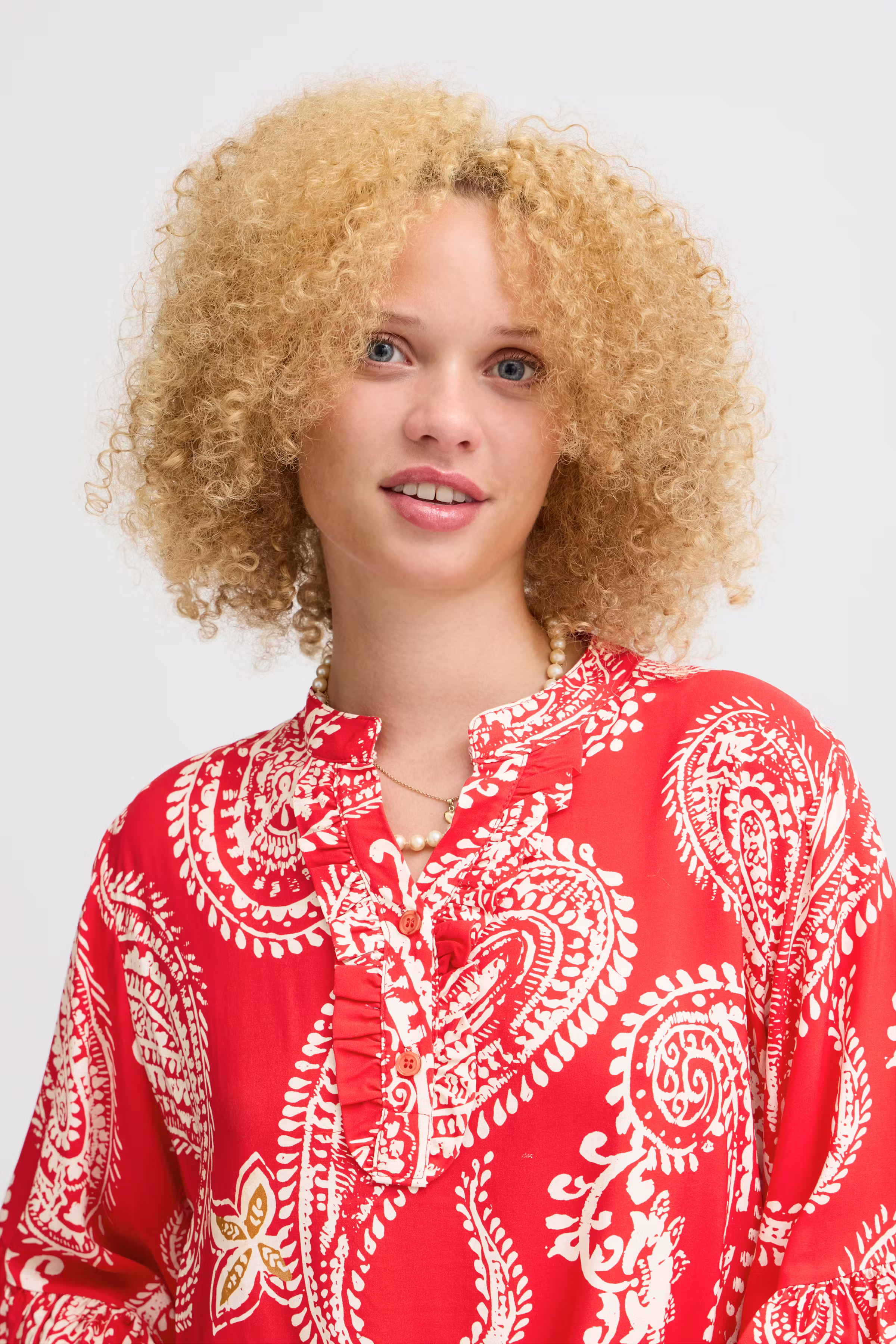 SBGALA Bluse LOOKBOOK DETAIL 22100637-171663