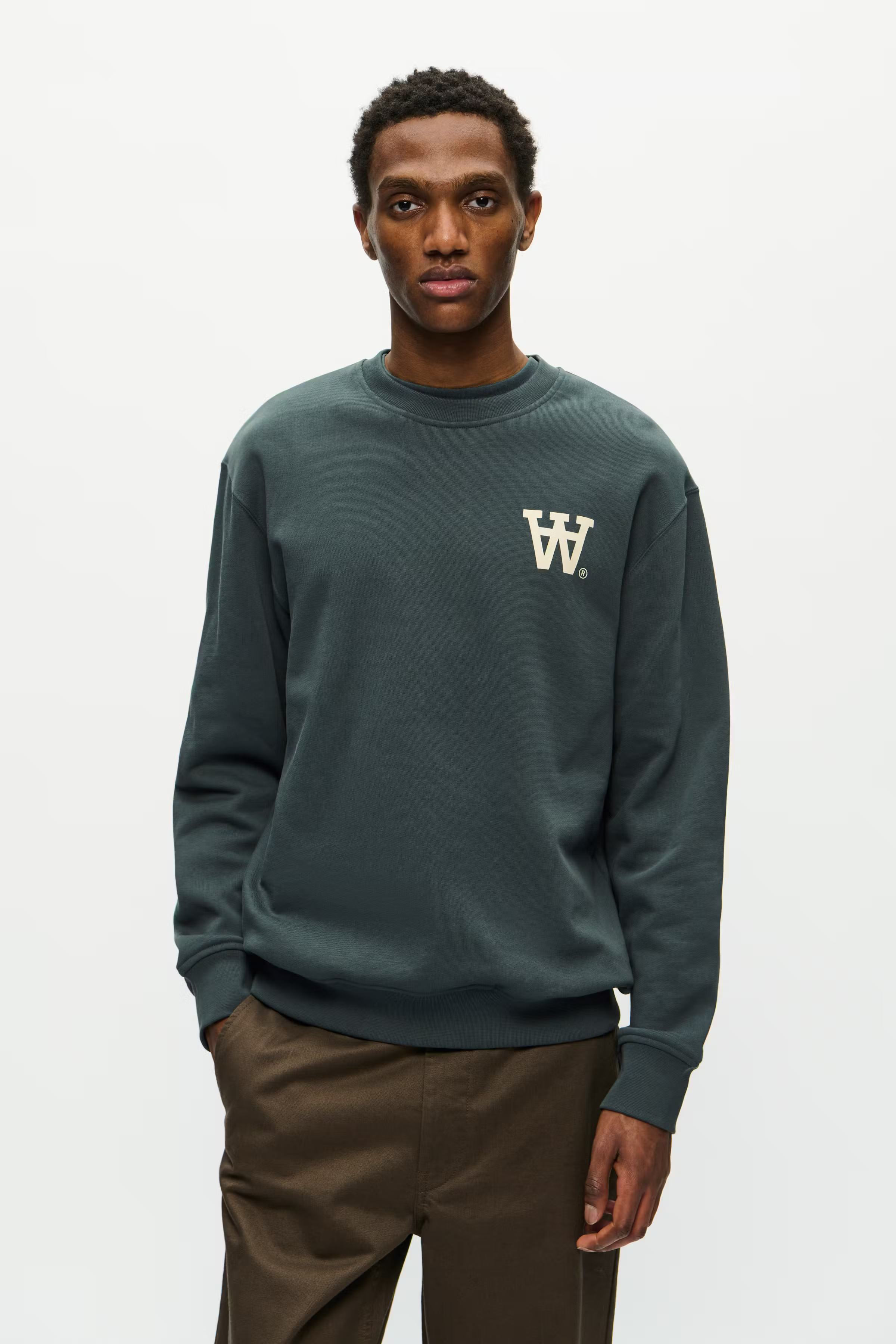 WWNoel Sweatshirt LOOKBOOK FRONT 30250163-194906