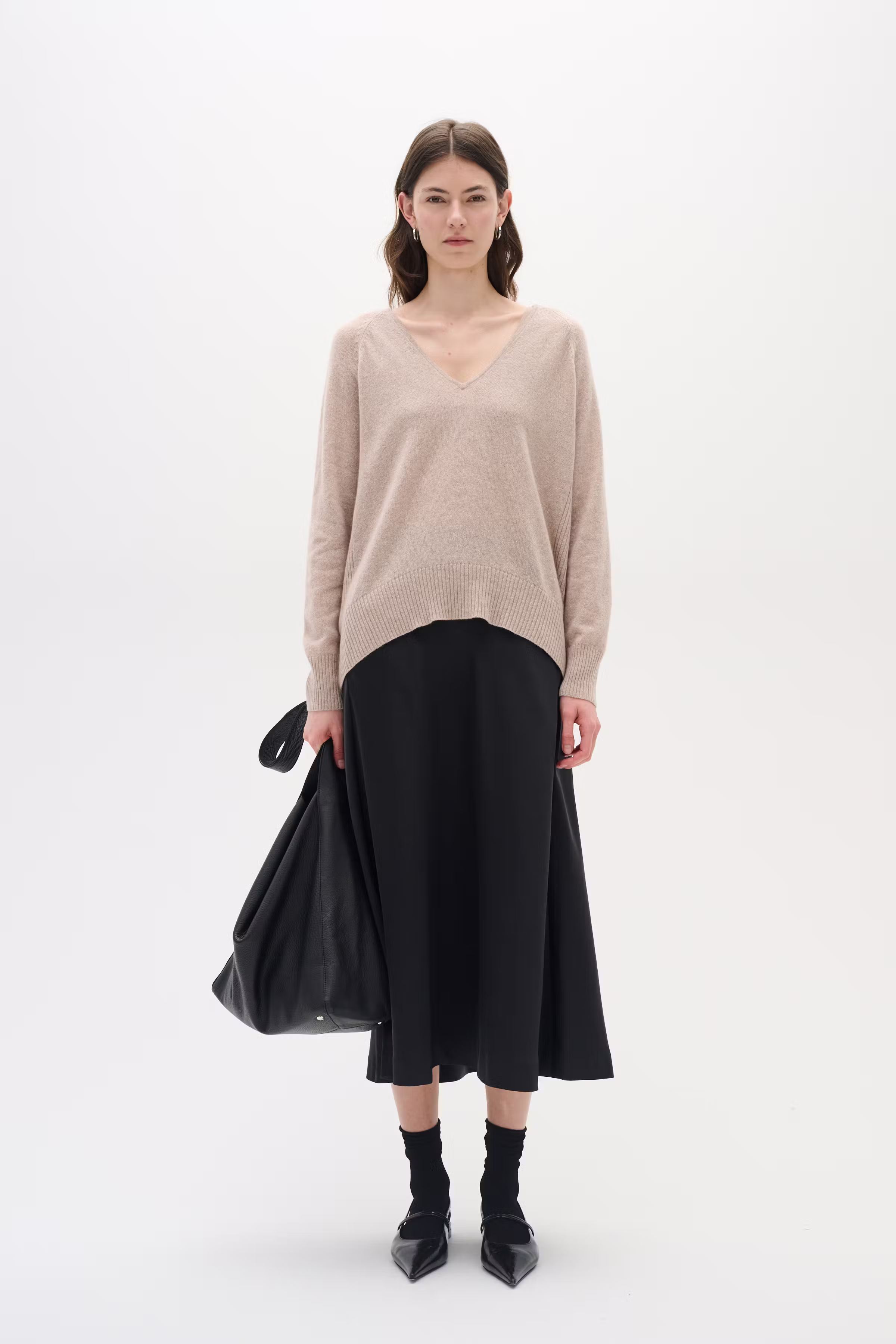 LukkaIW V-neck Kashmir Pullover LOOKBOOK FRONT 30104240-10110